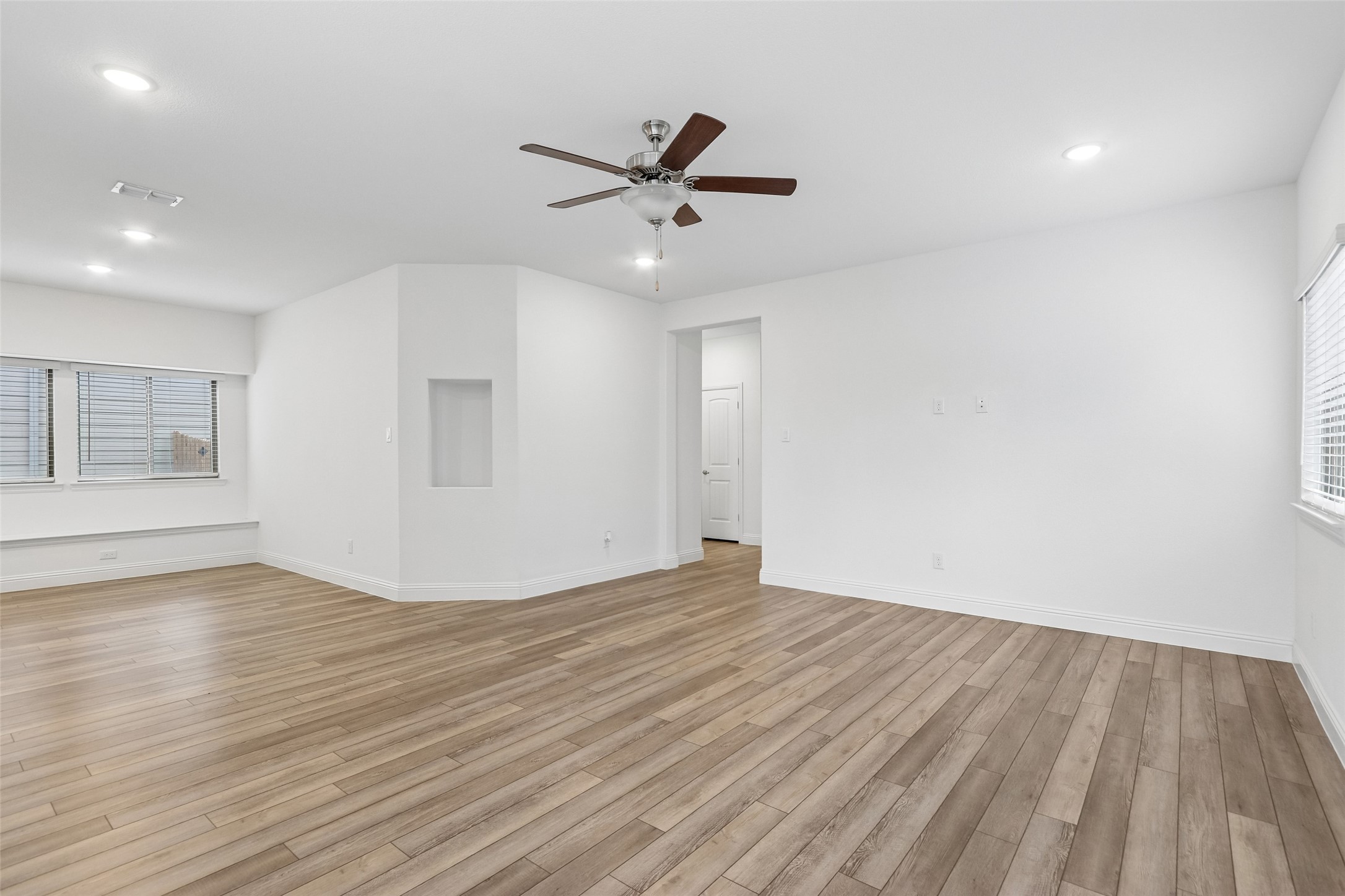 568 Val Verde Street Aubrey TX 76227