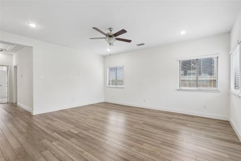 568 Val Verde Street Aubrey TX 76227