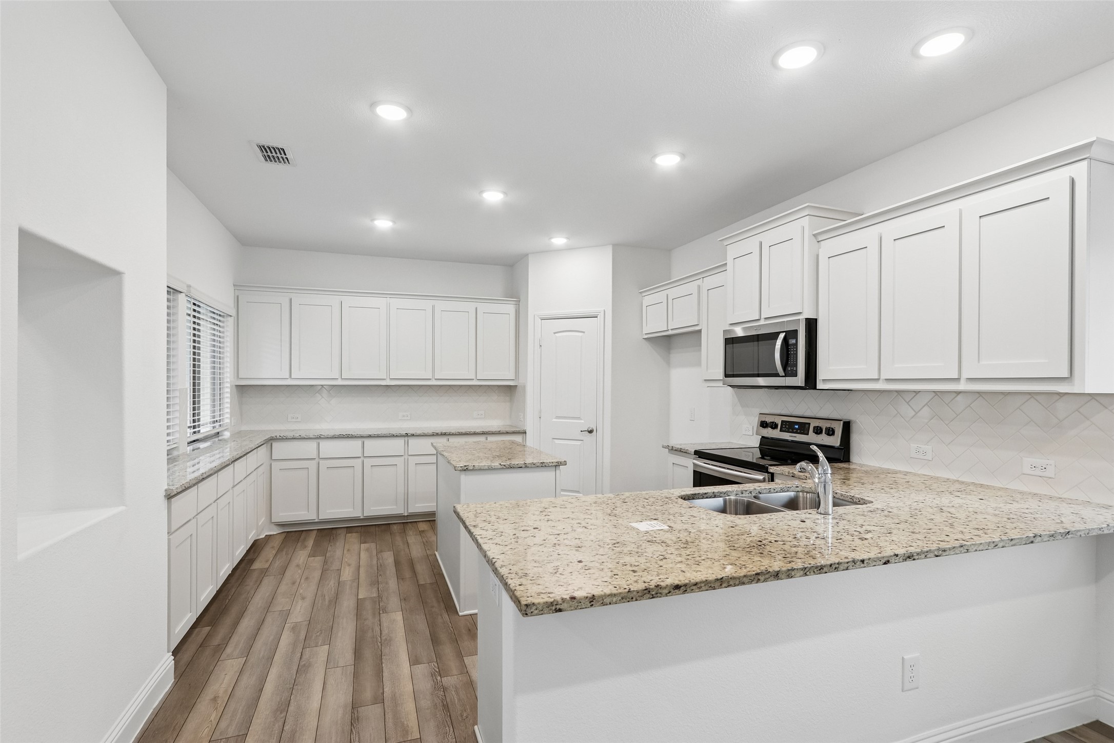 568 Val Verde Street Aubrey TX 76227