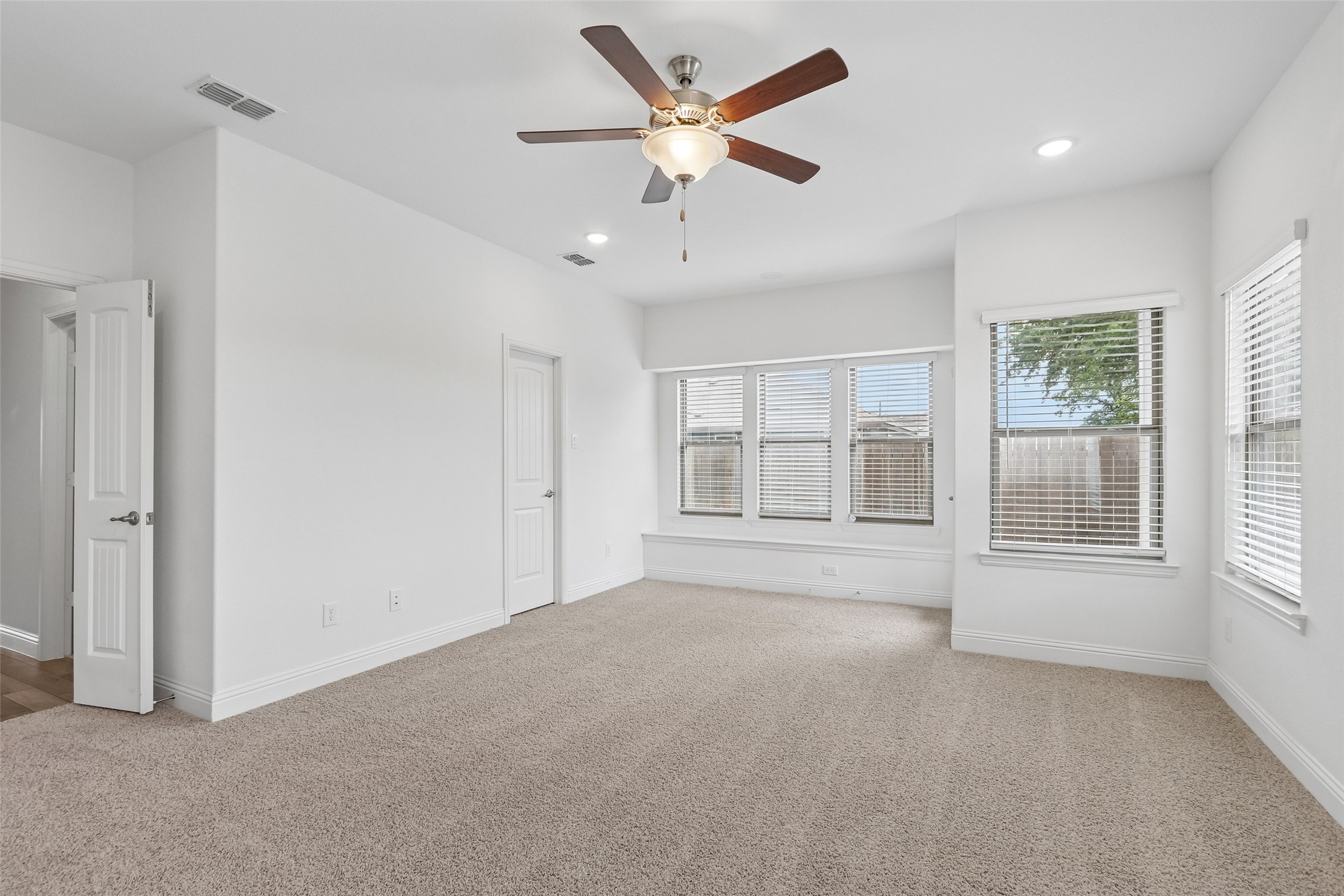 568 Val Verde Street Aubrey TX 76227