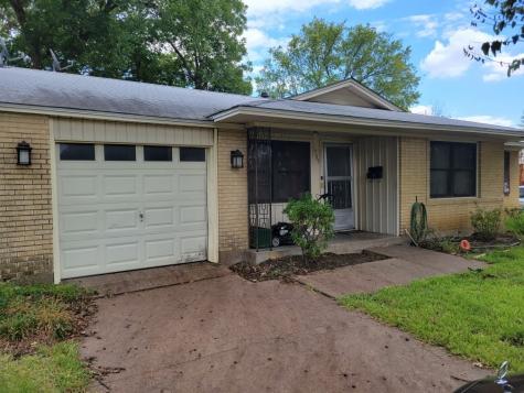 1725 Emerald Street Grand Prairie TX 75051