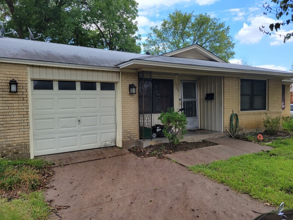 1725 Emerald Street Grand Prairie TX 75051