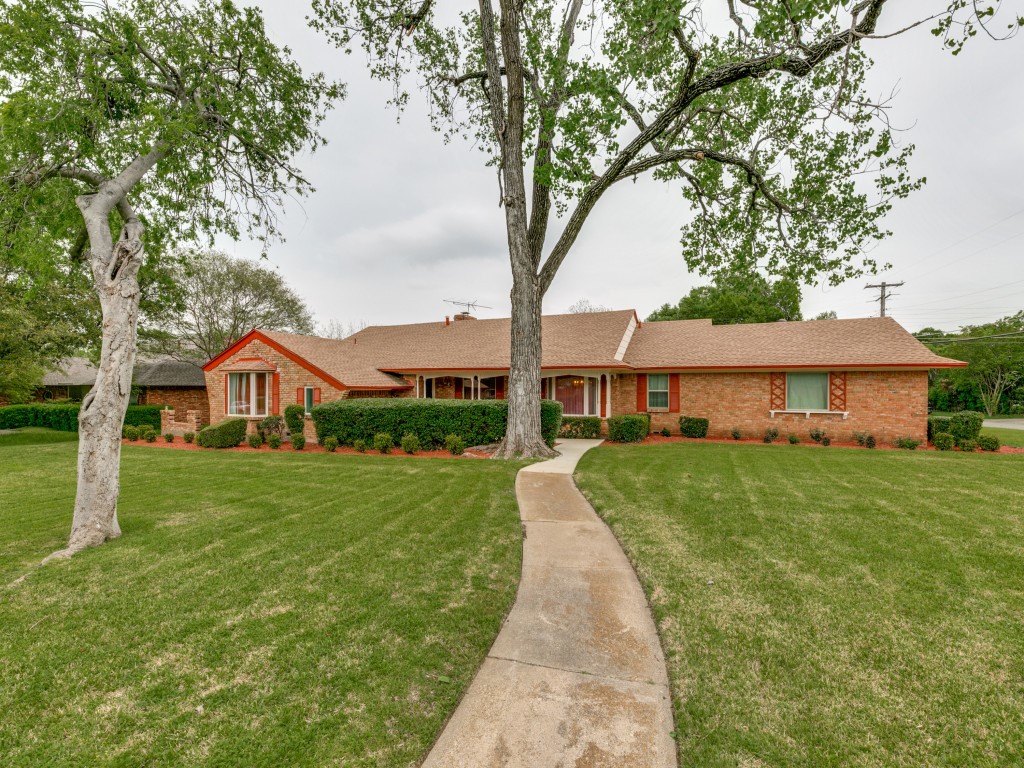 1434 W Red Bird Lane Dallas TX 75232