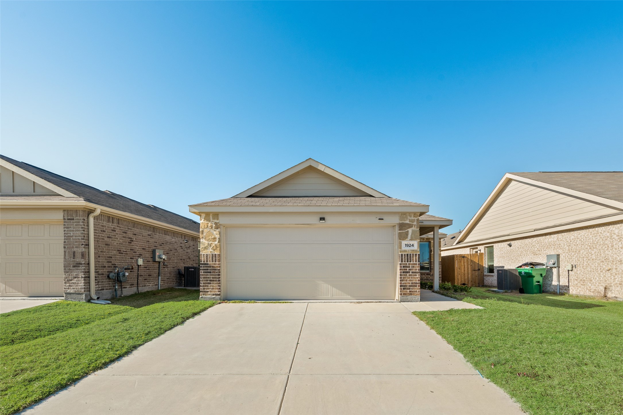 1924 Aves Glen Lane Forney TX 75126