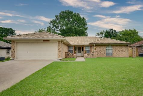 4211 E Pleasant Forest Street Arlington TX 76015