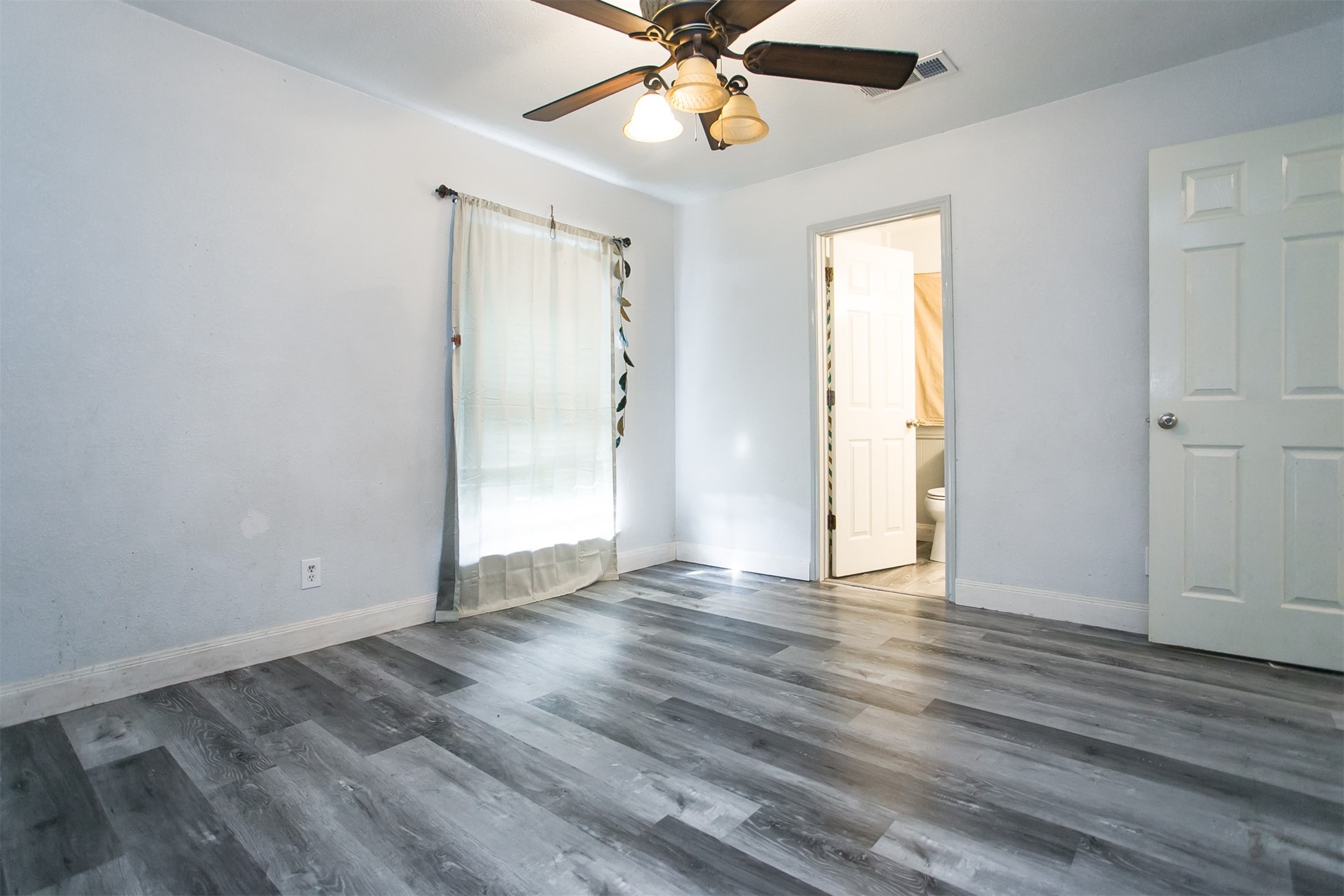 308 E Cottonwood Street Leonard TX 75452