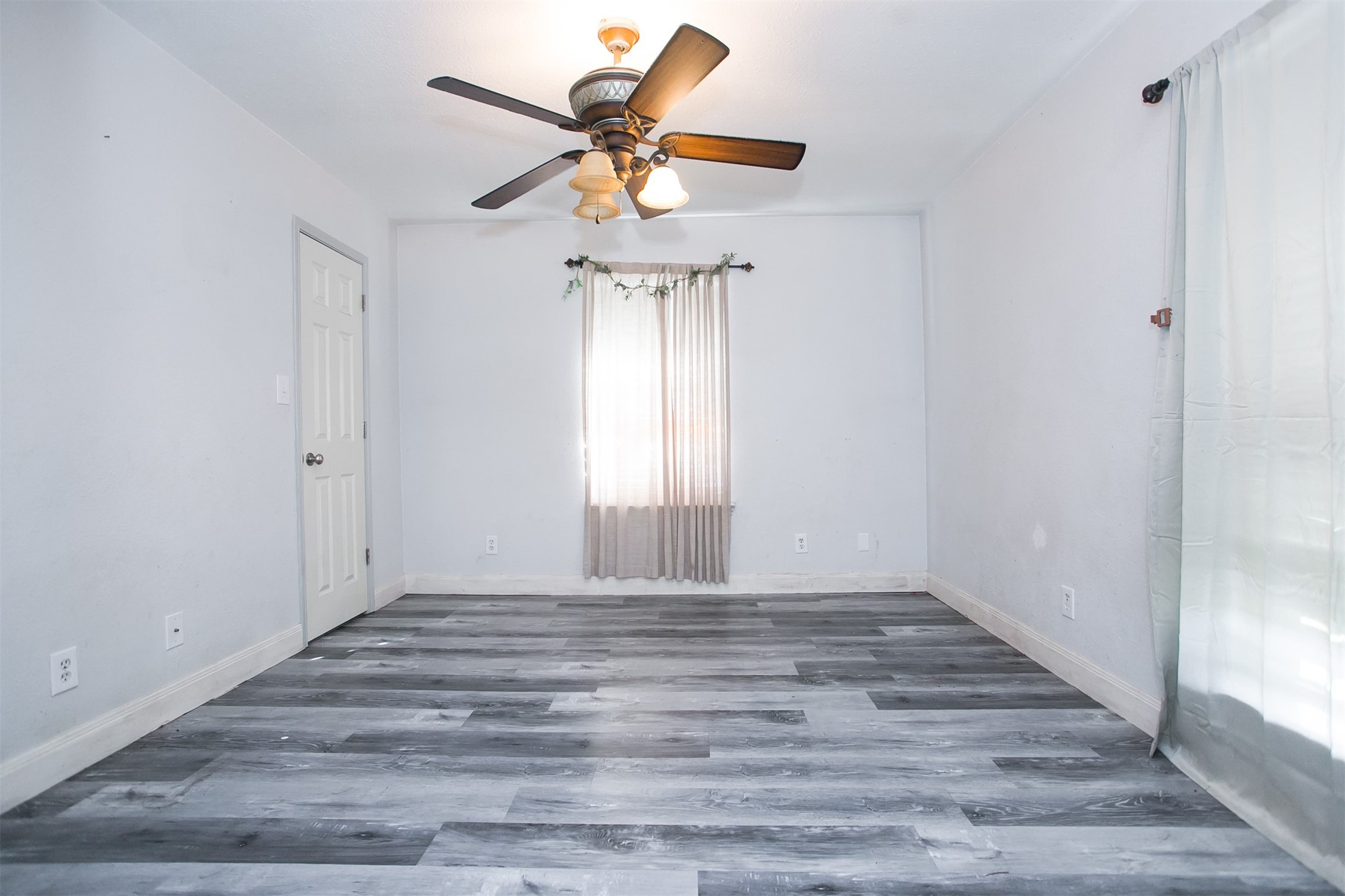 308 E Cottonwood Street Leonard TX 75452