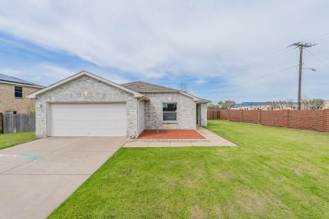 2404 Silverado Trail Grand Prairie TX 75052