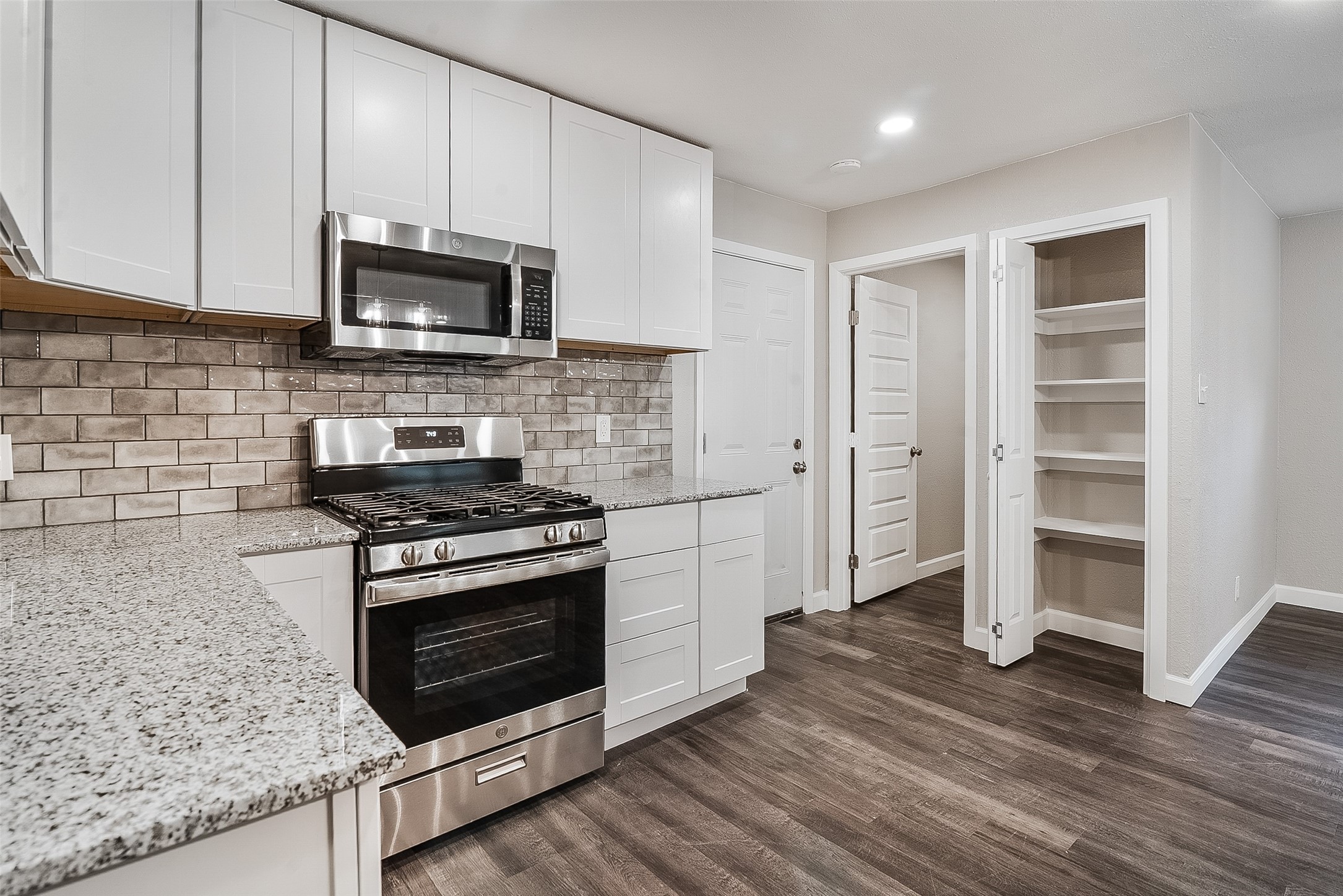 813 S Valentine Drive Sherman TX 75090