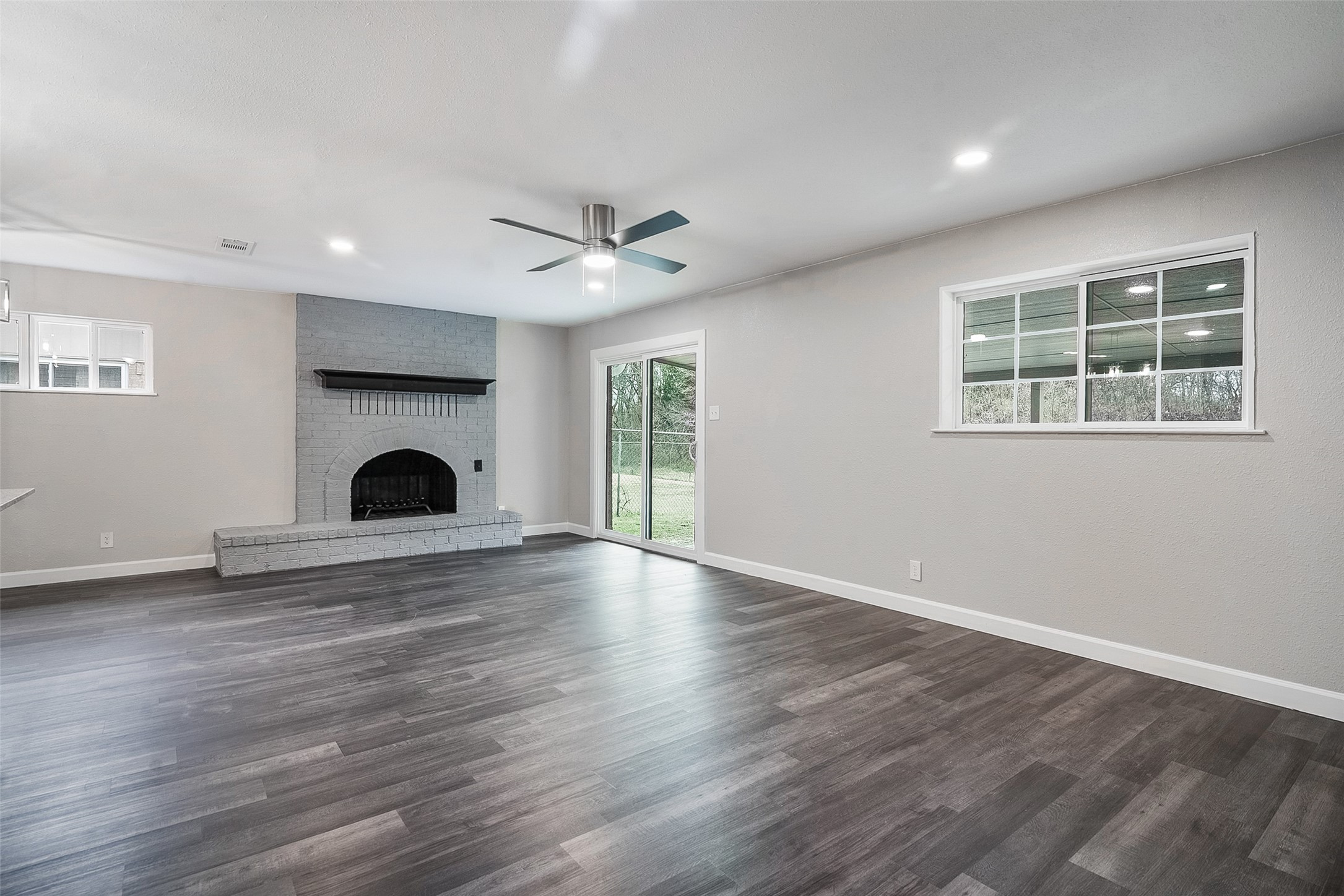 813 S Valentine Drive Sherman TX 75090