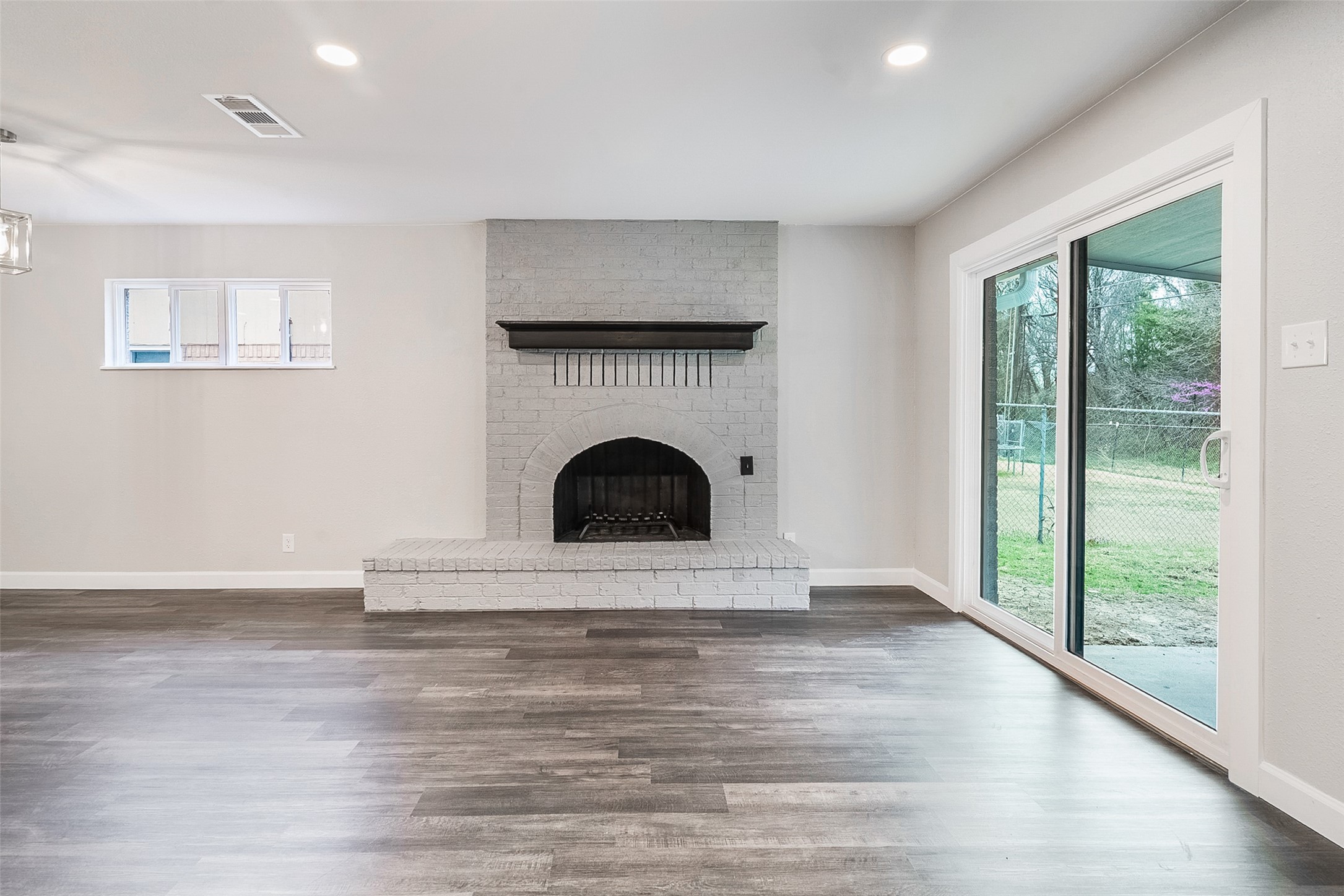 813 S Valentine Drive Sherman TX 75090
