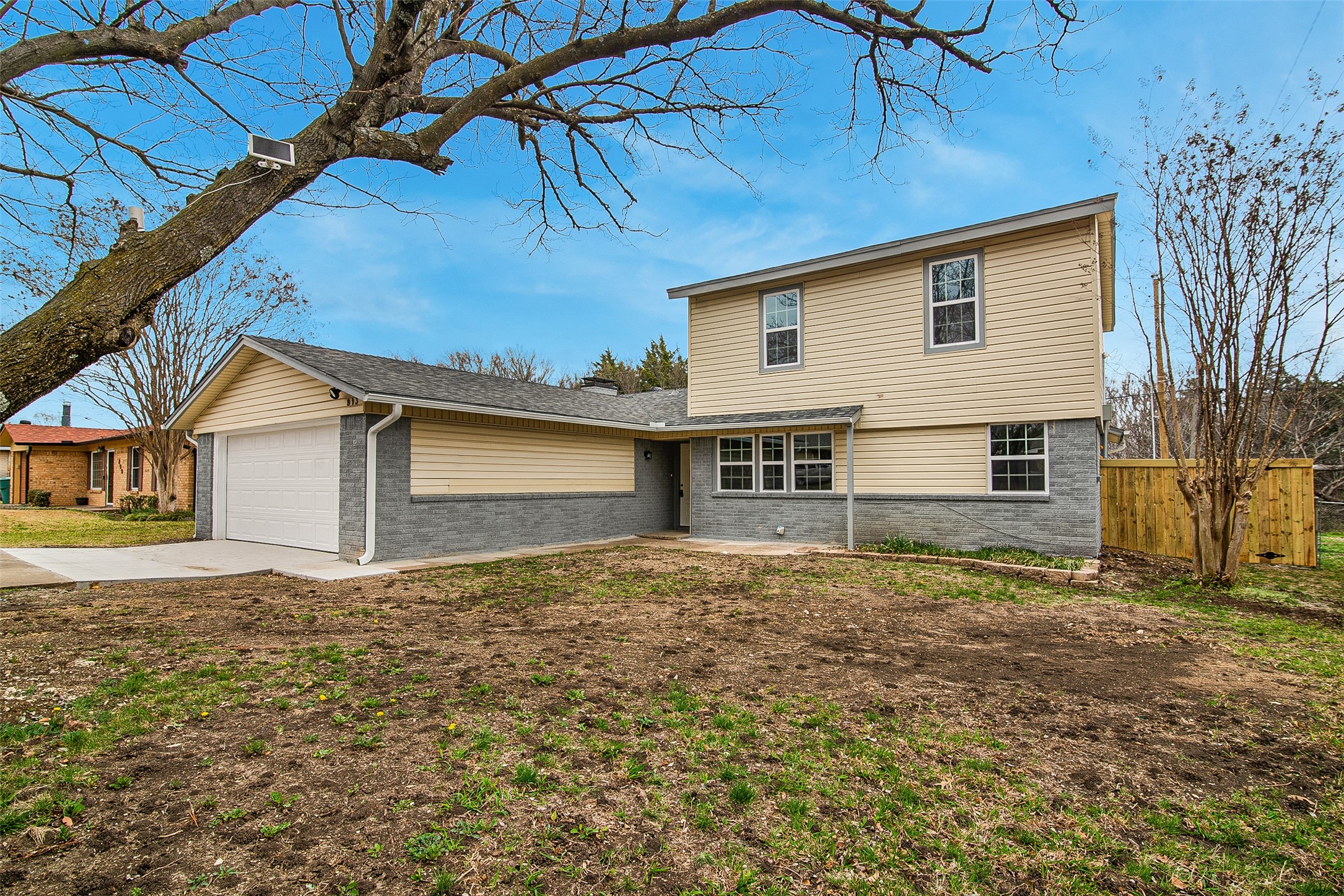 813 S Valentine Drive Sherman TX 75090