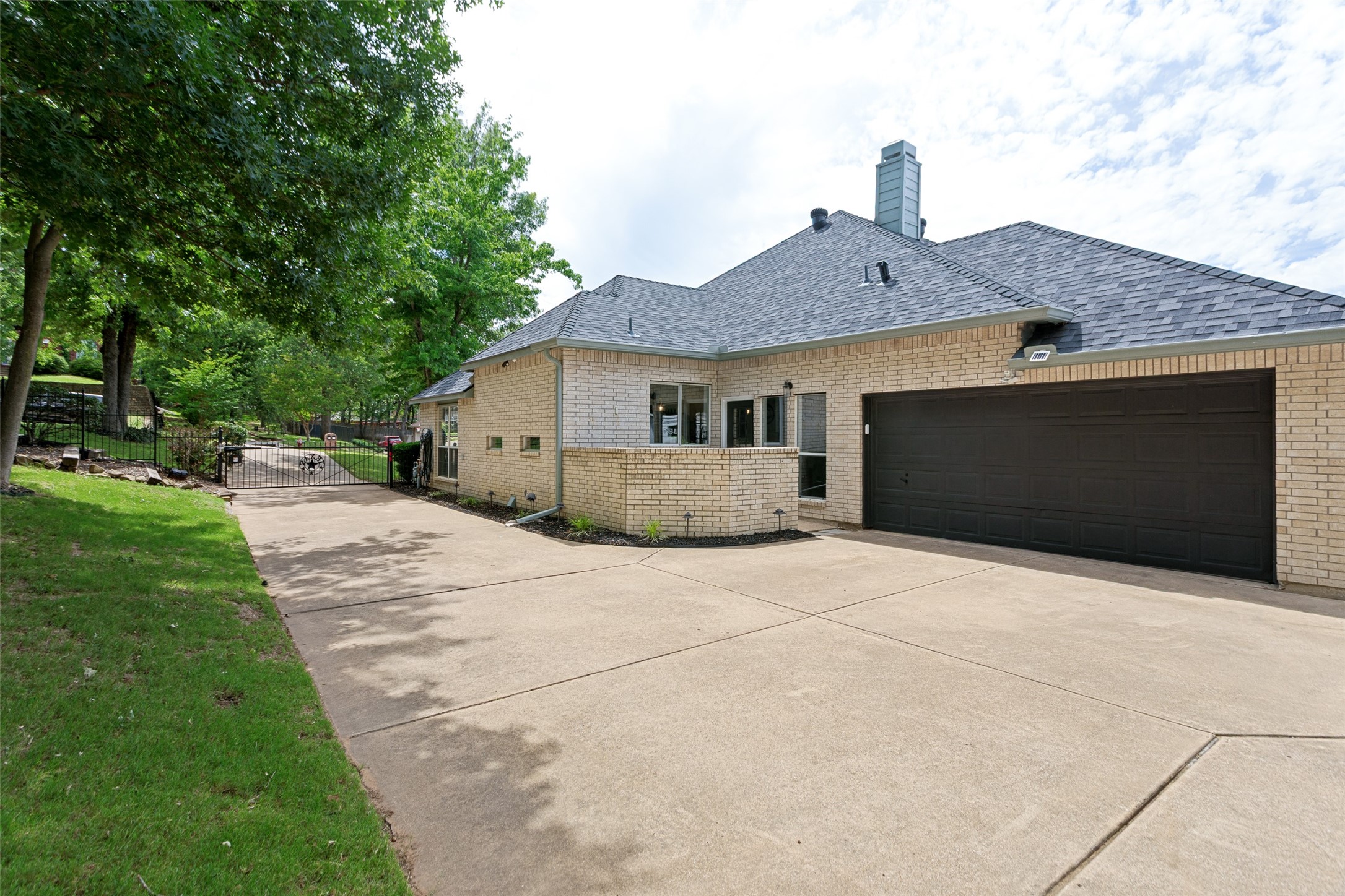 729 Big Horn Trail Crowley TX 76036