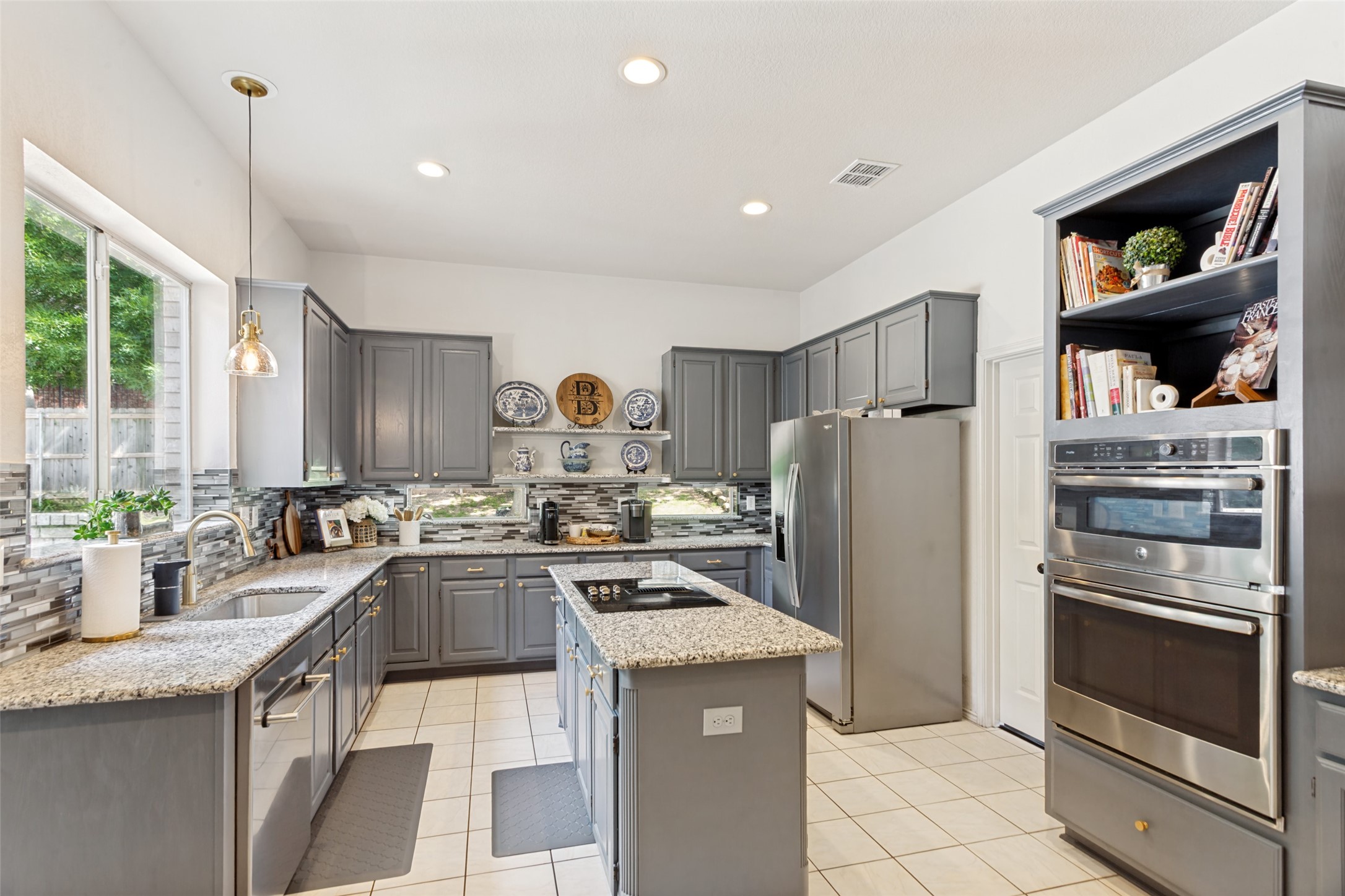 729 Big Horn Trail Crowley TX 76036