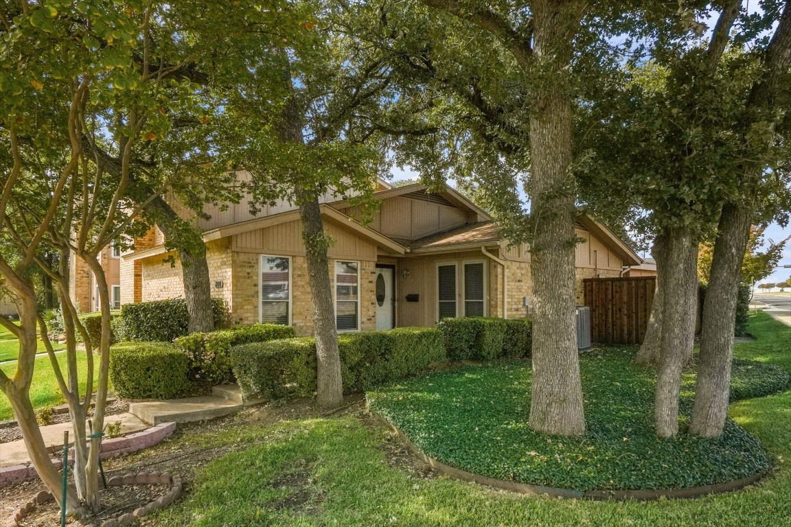 800 Shady Glen Lane Bedford TX 76021