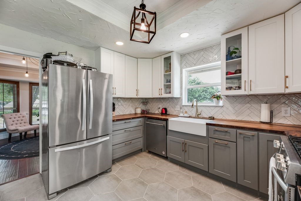 2908 Roaring Springs Road Grapevine TX 76051