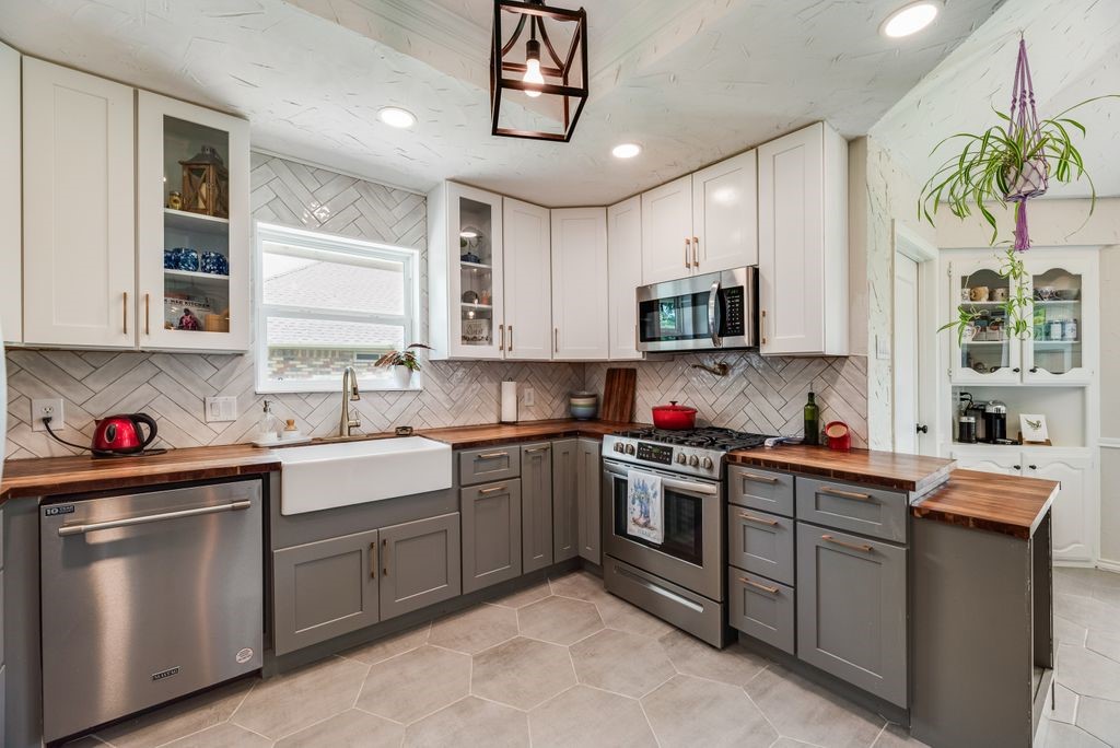 2908 Roaring Springs Road Grapevine TX 76051