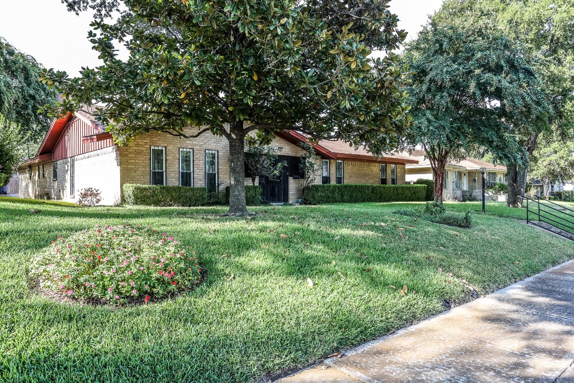 1928 Elm Shadows Drive Dallas TX 75232