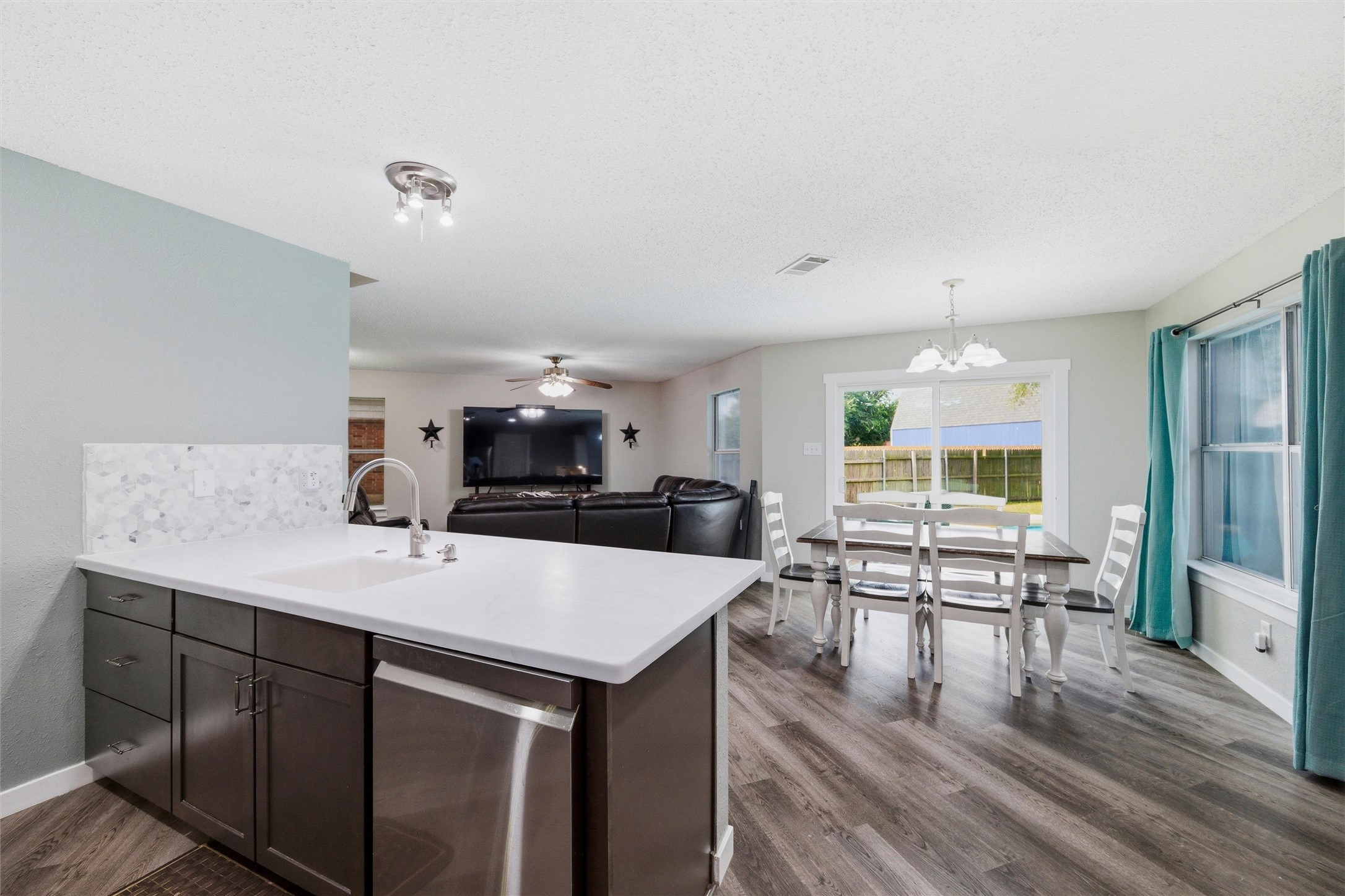 105 Vivian Drive Waxahachie TX 75165