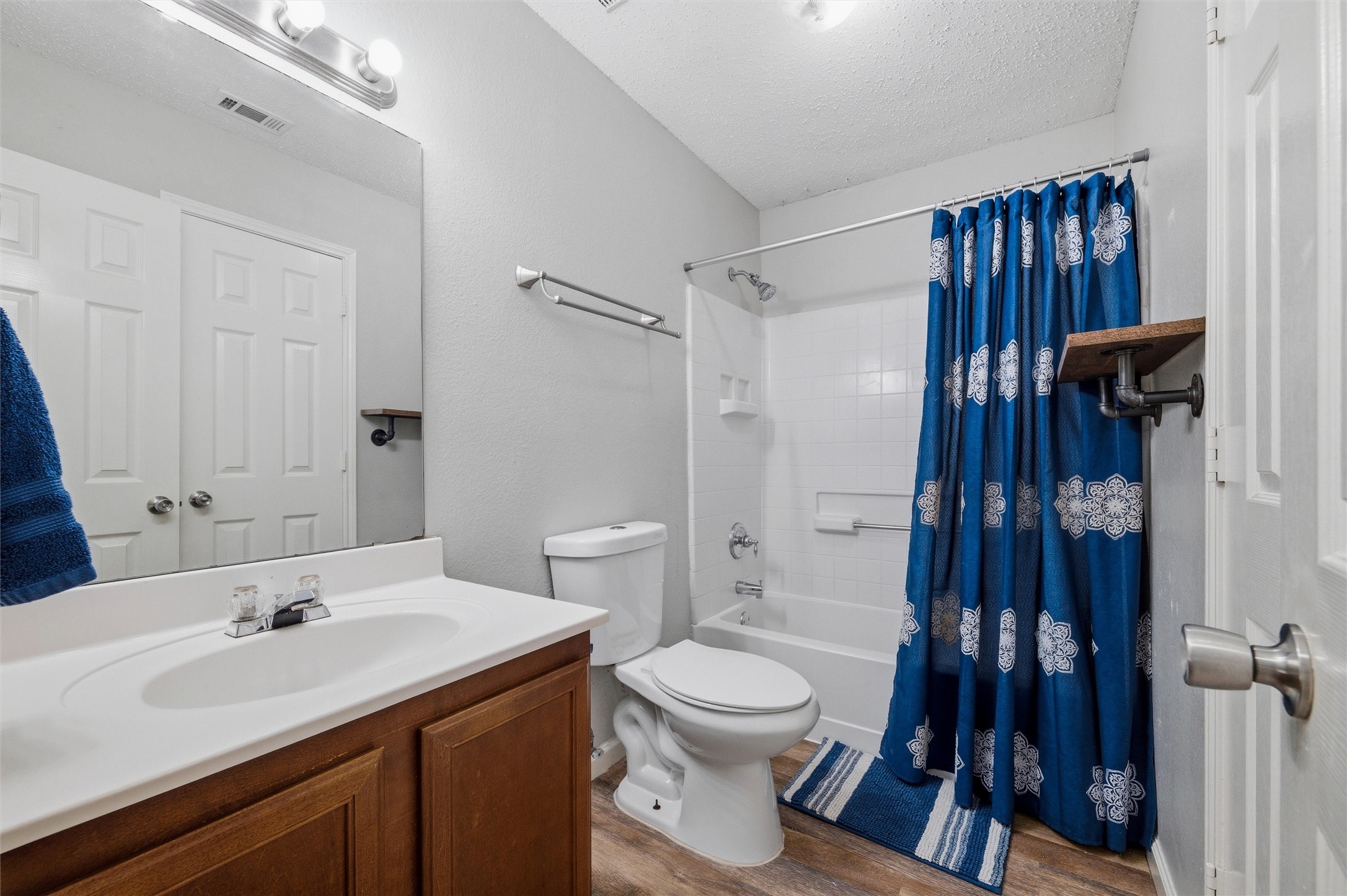 105 Vivian Drive Waxahachie TX 75165