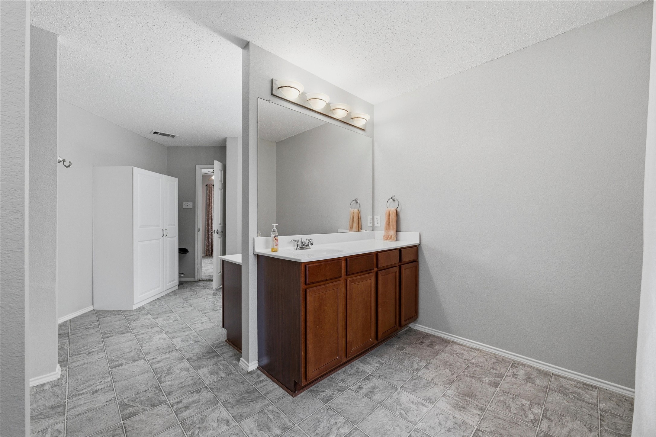 105 Vivian Drive Waxahachie TX 75165