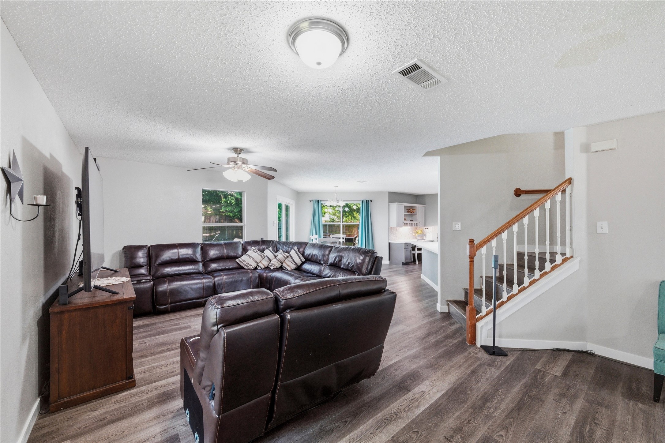 105 Vivian Drive Waxahachie TX 75165