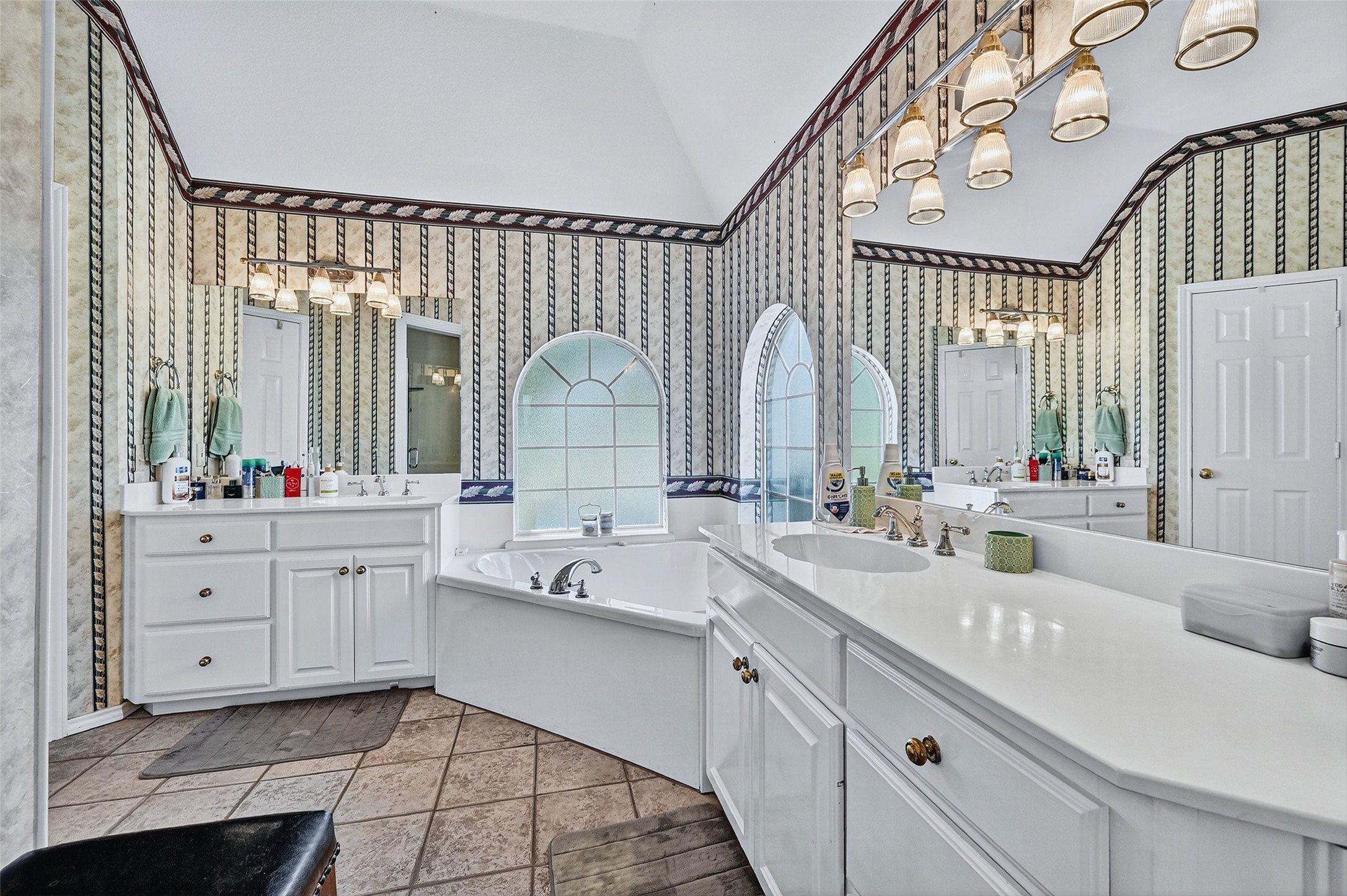 736 W Kiowa Drive Lake Kiowa TX 76240
