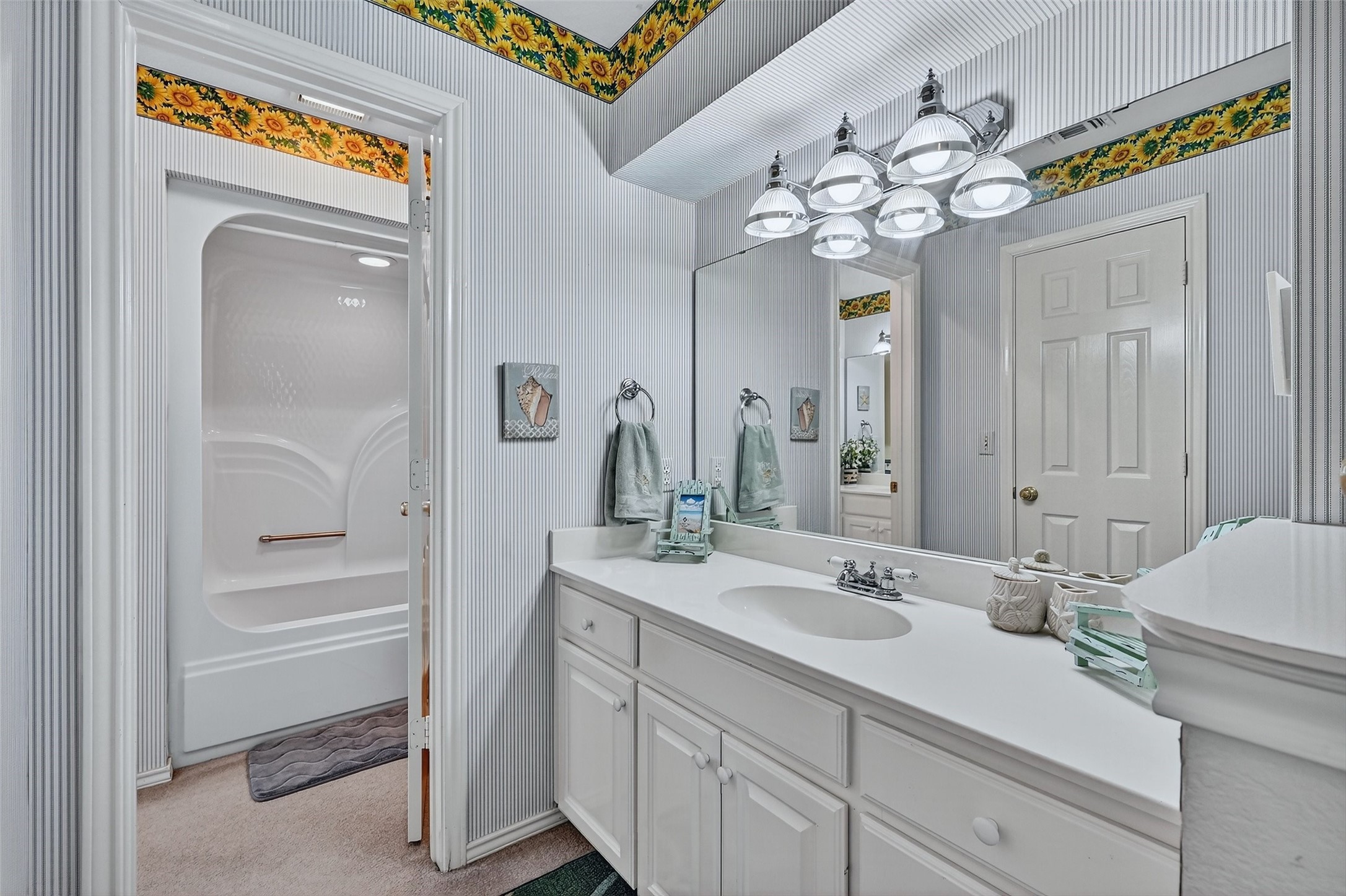 736 W Kiowa Drive Lake Kiowa TX 76240
