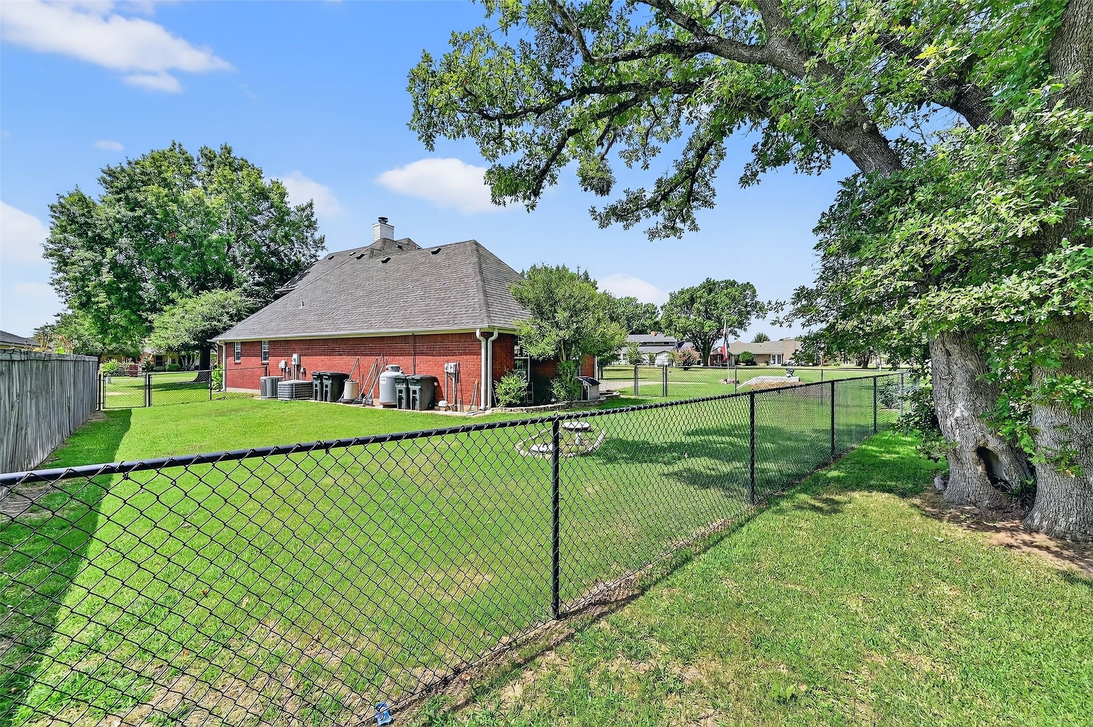 736 W Kiowa Drive Lake Kiowa TX 76240