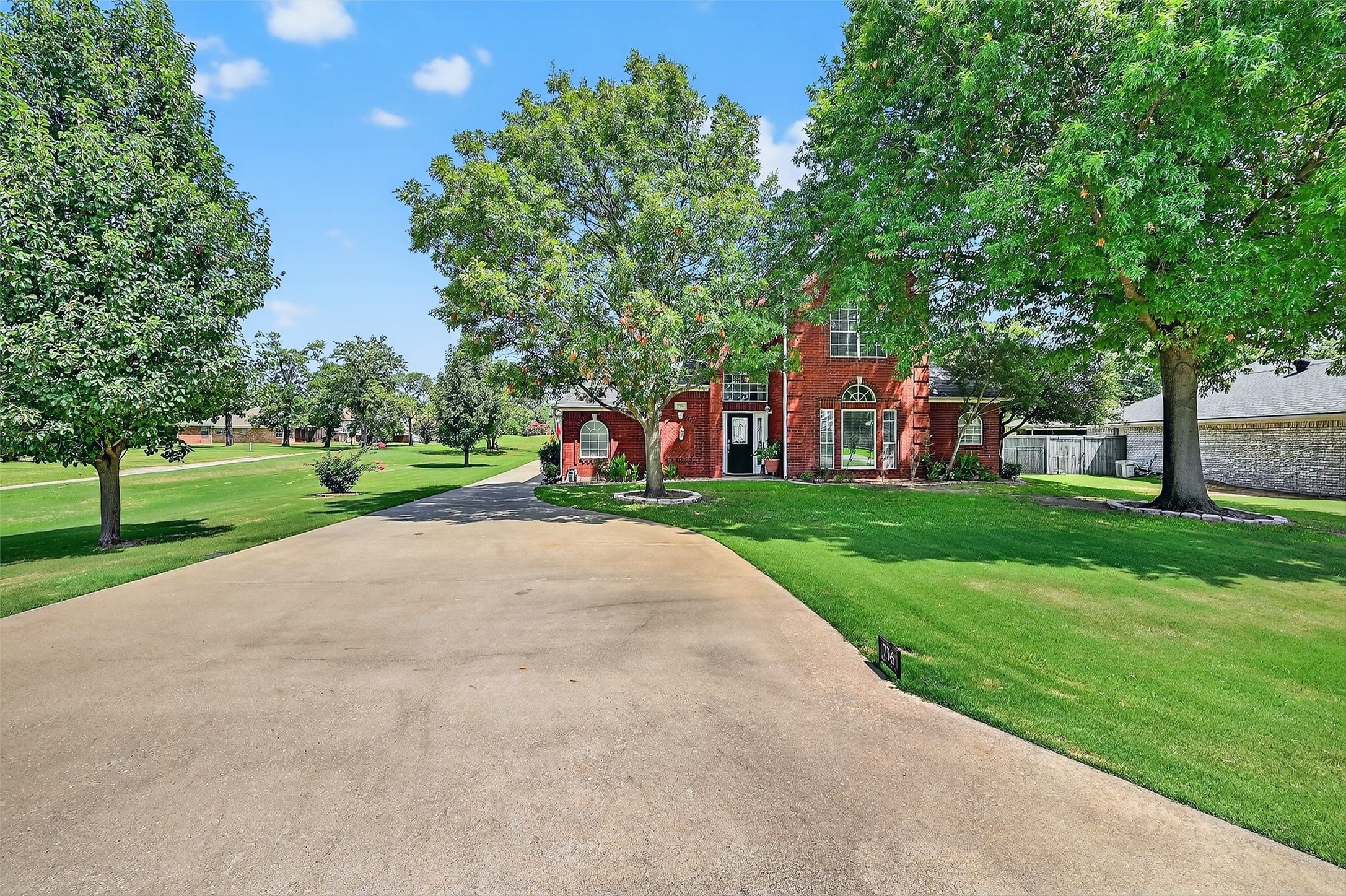 736 W Kiowa Drive Lake Kiowa TX 76240