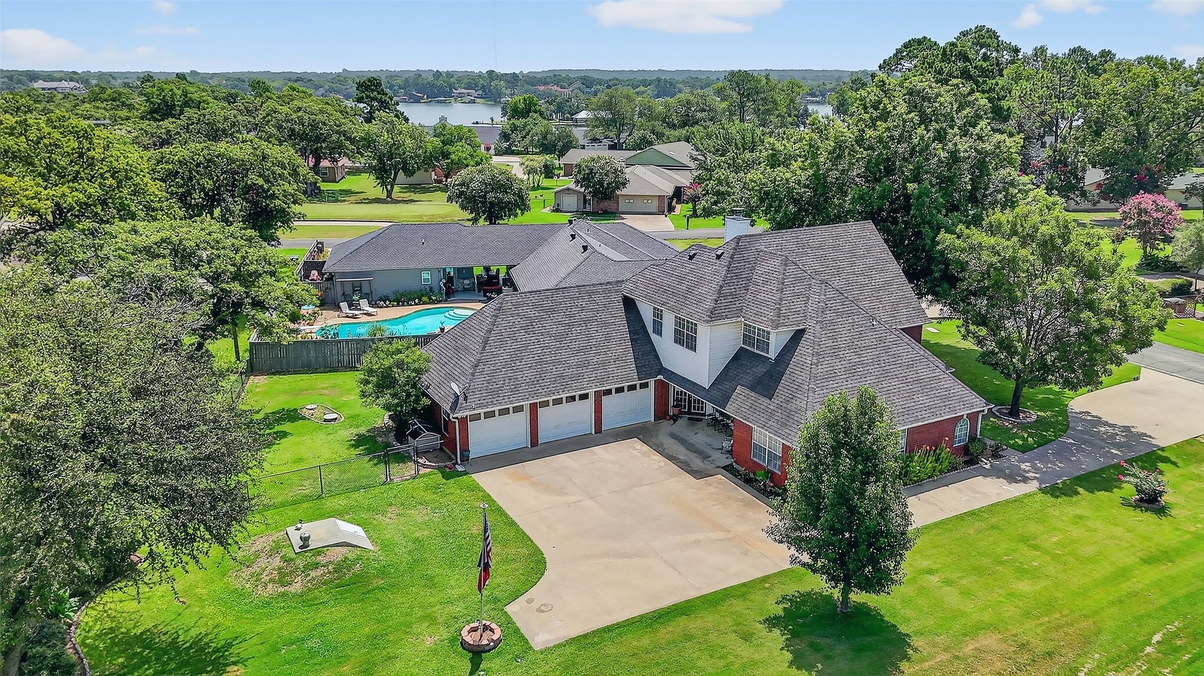736 W Kiowa Drive Lake Kiowa TX 76240