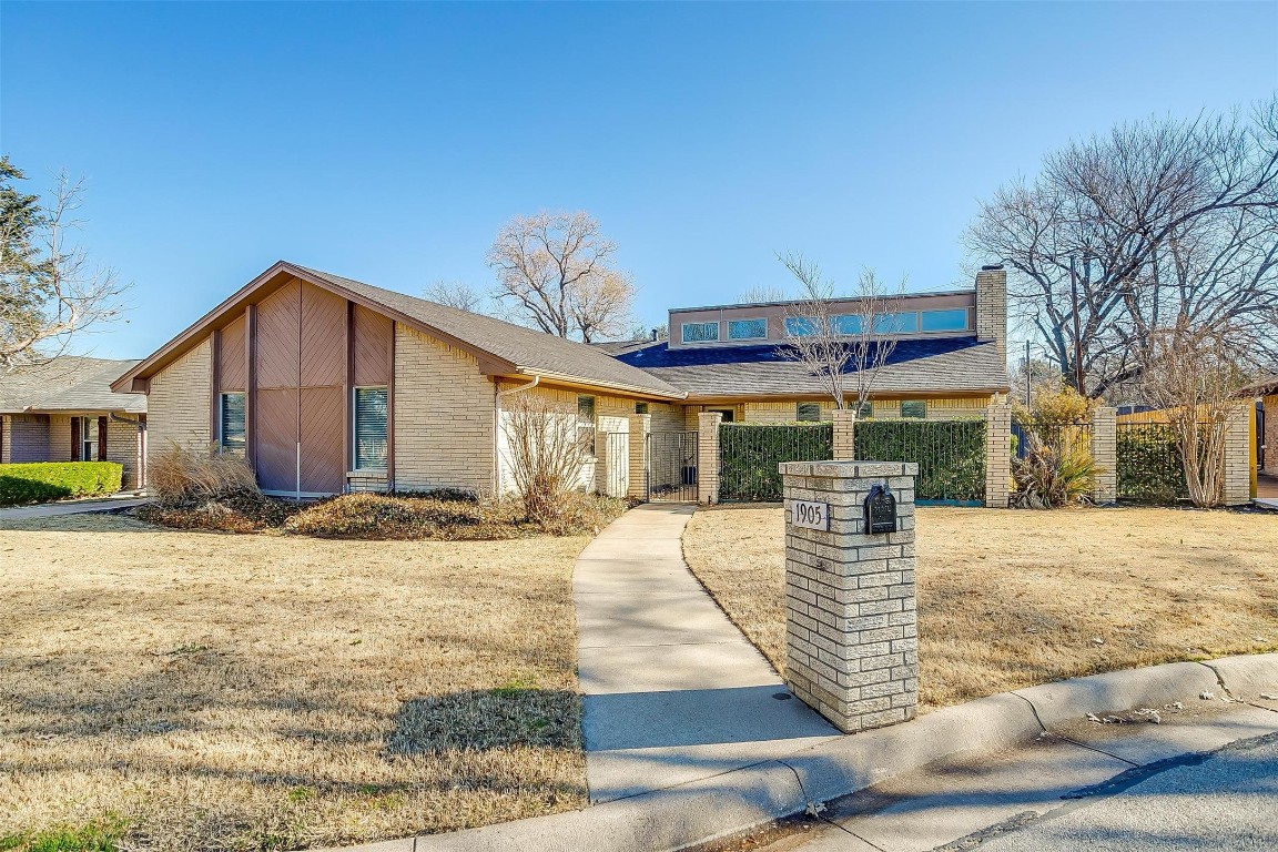 1905 Moody Court Arlington TX 76012