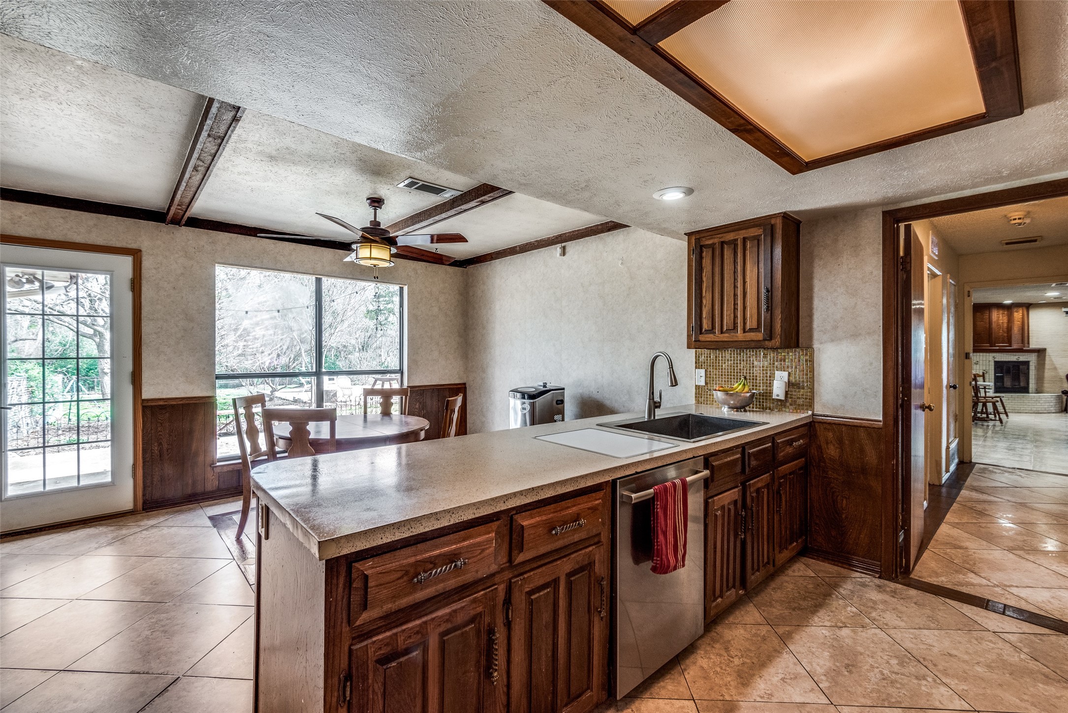 1211 Rock Springs Road Duncanville TX 75137