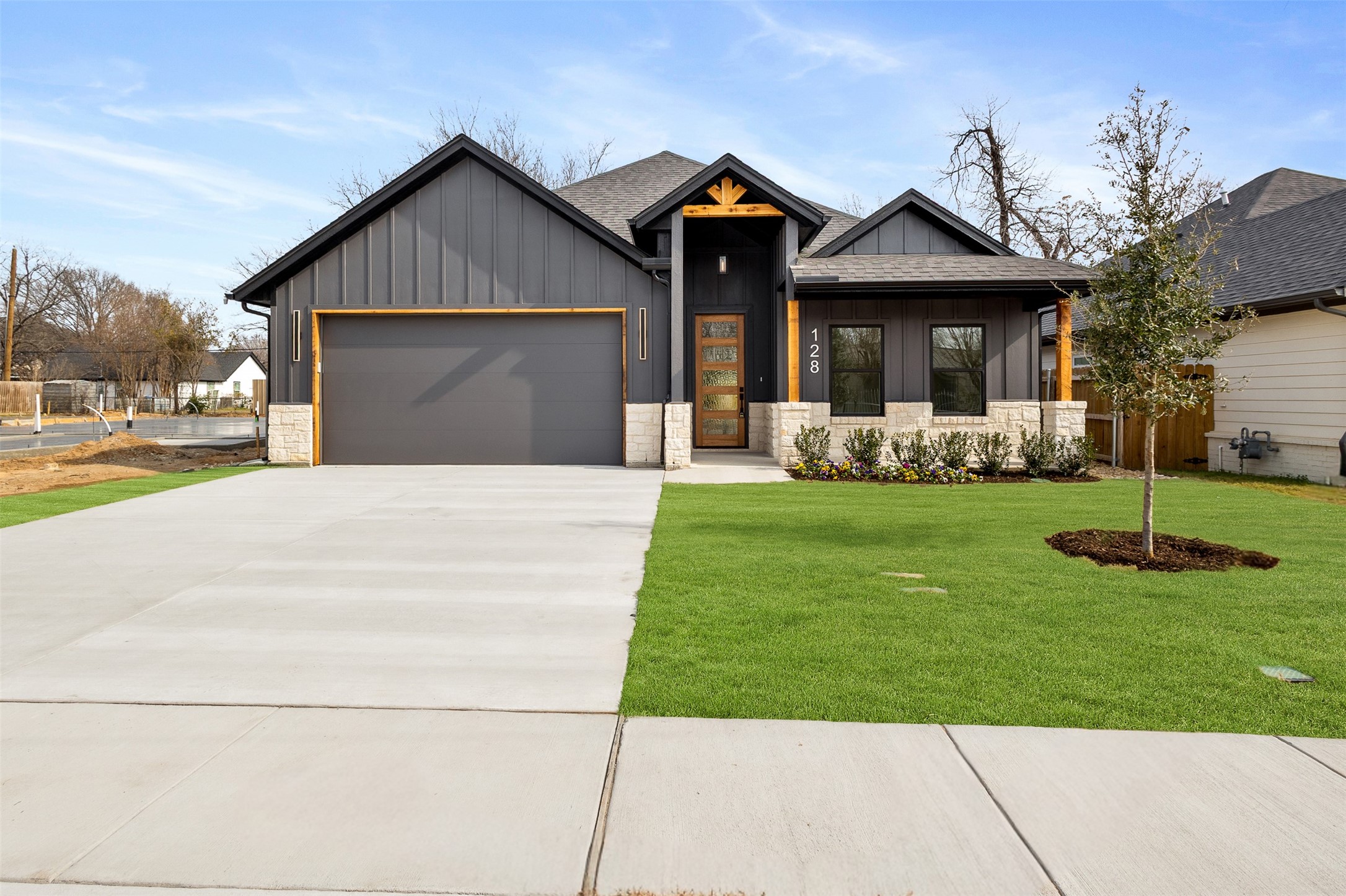128 Cottonwood Street Fort Worth TX 76111