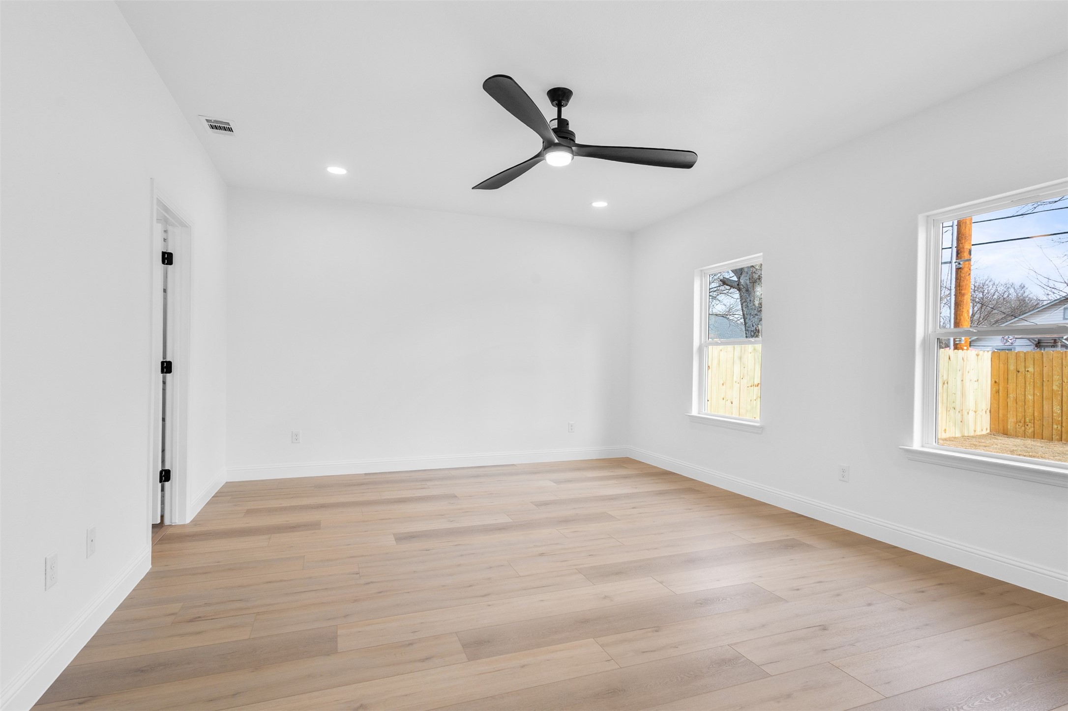 128 Cottonwood Street Fort Worth TX 76111