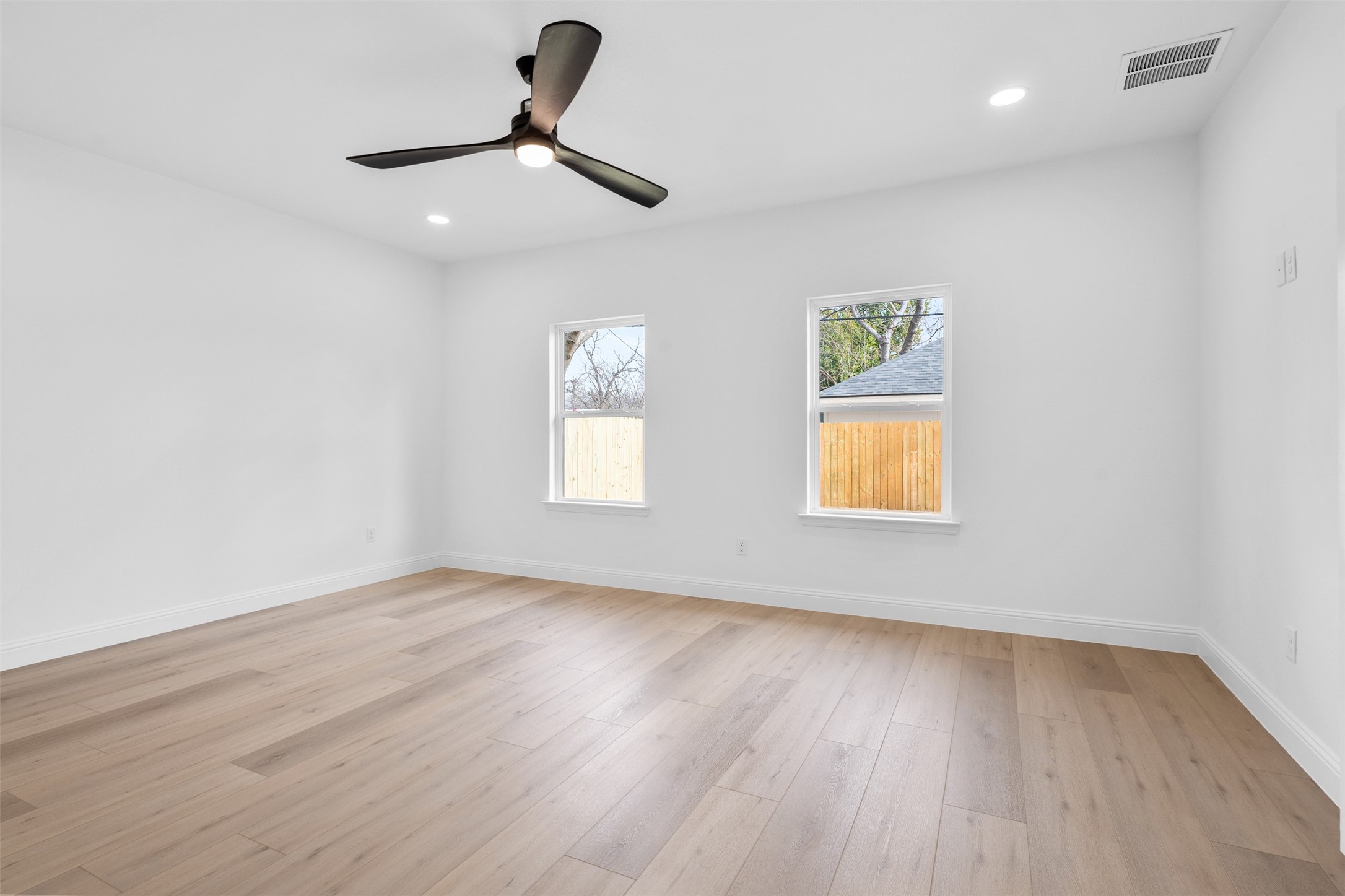 128 Cottonwood Street Fort Worth TX 76111
