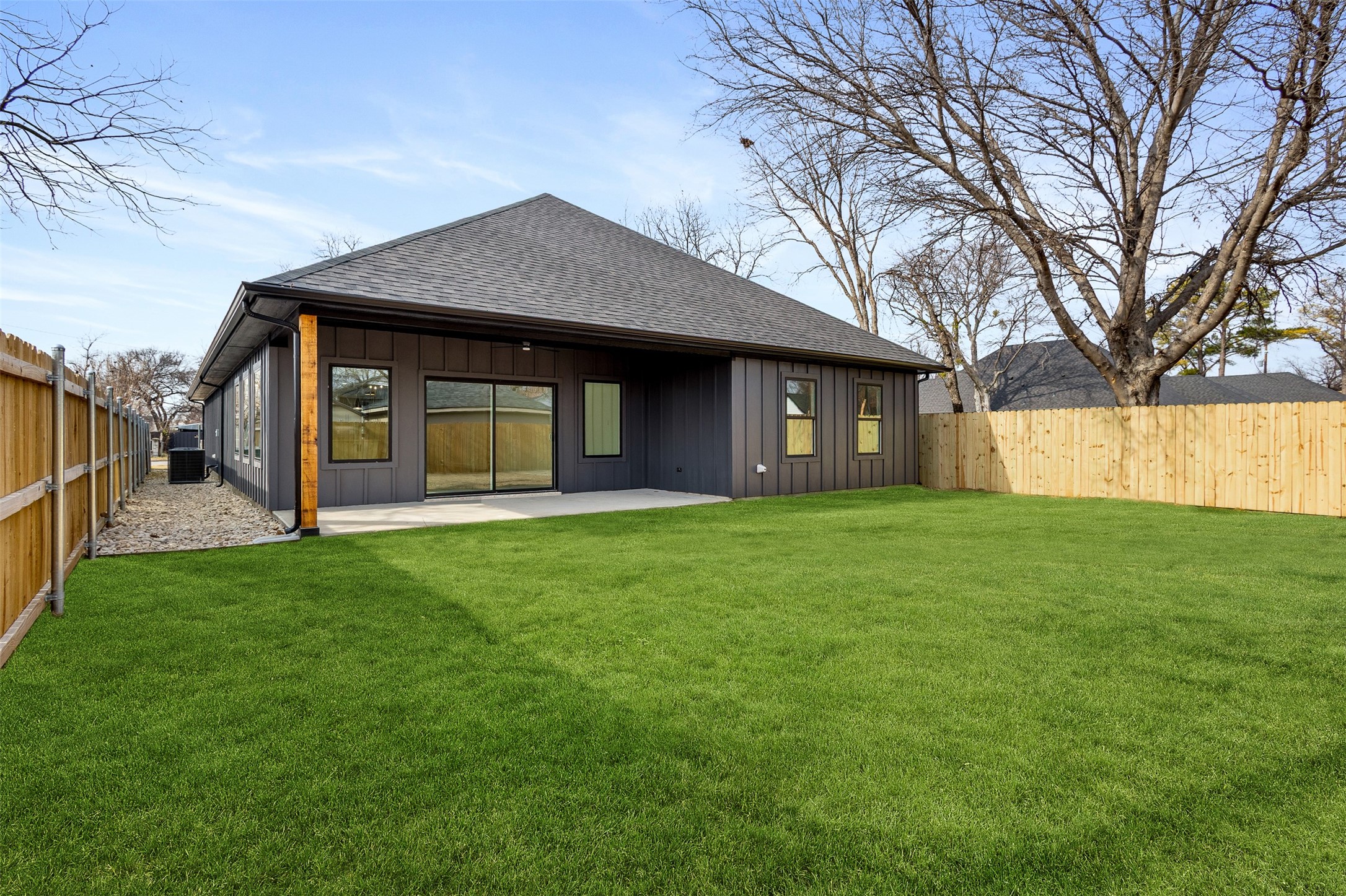 128 Cottonwood Street Fort Worth TX 76111