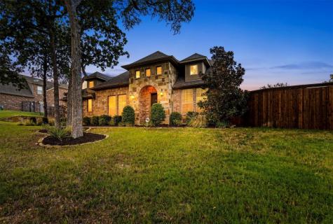 908 Crown Court Burleson TX 76028