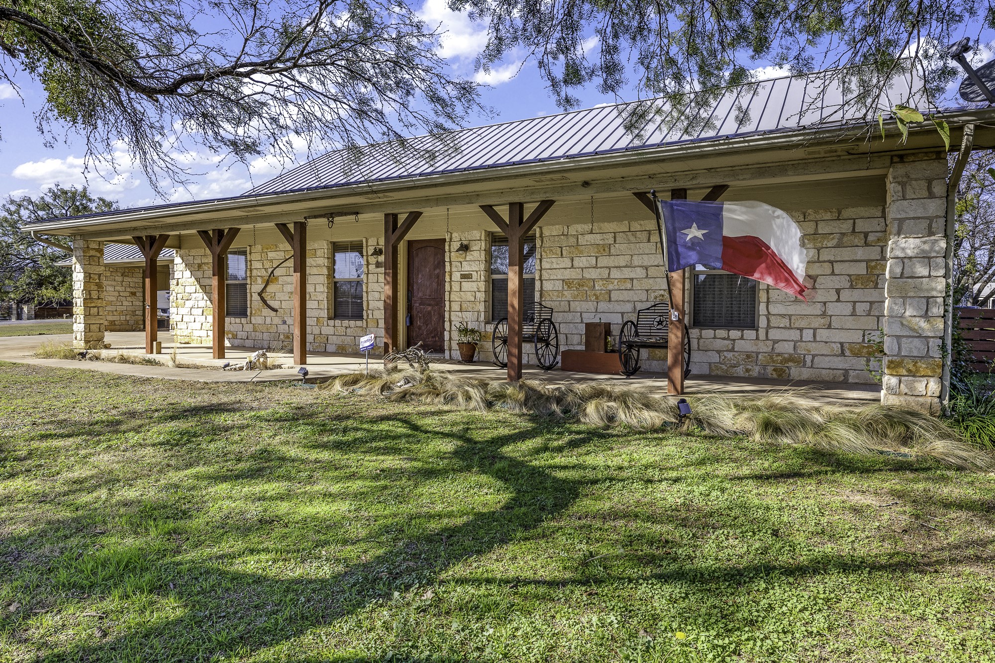 2702 Sky Harbour Drive Granbury TX 76049