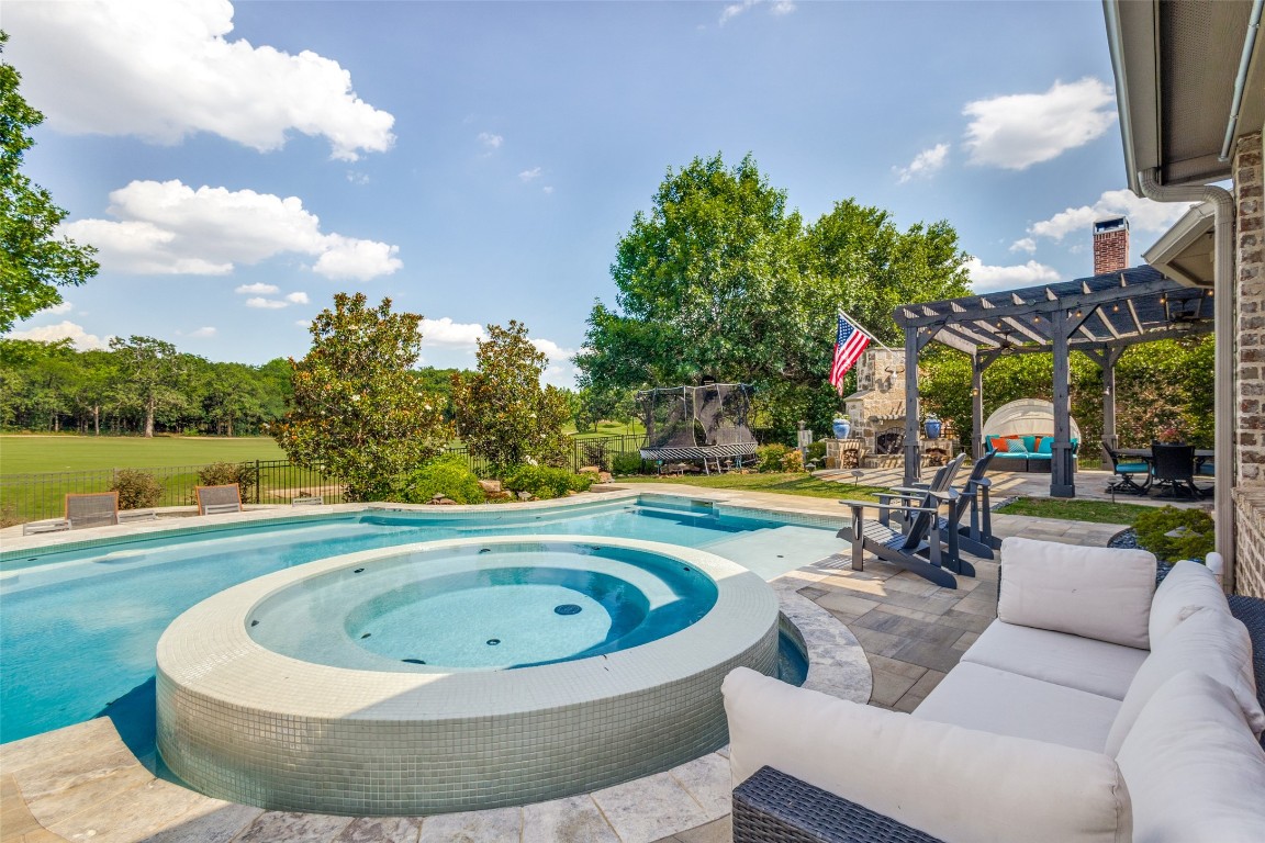 8490 Canyon Crossing Lantana TX 76226