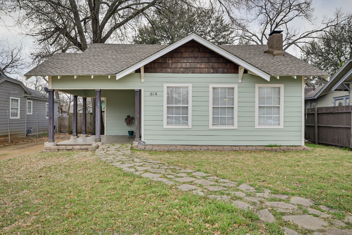614 W Page Avenue Dallas TX 75208