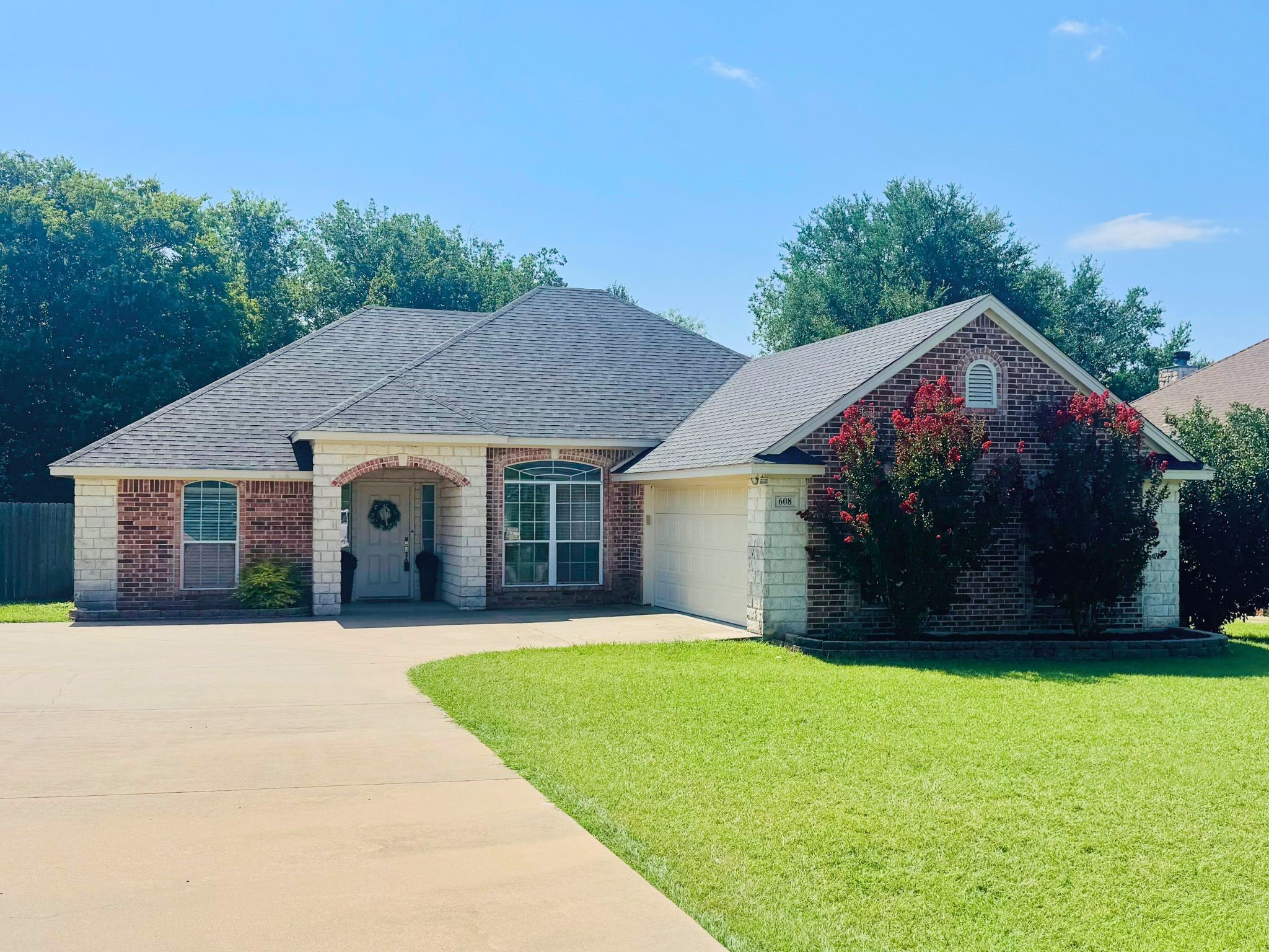 608 Grandview Drive Granbury TX 76049