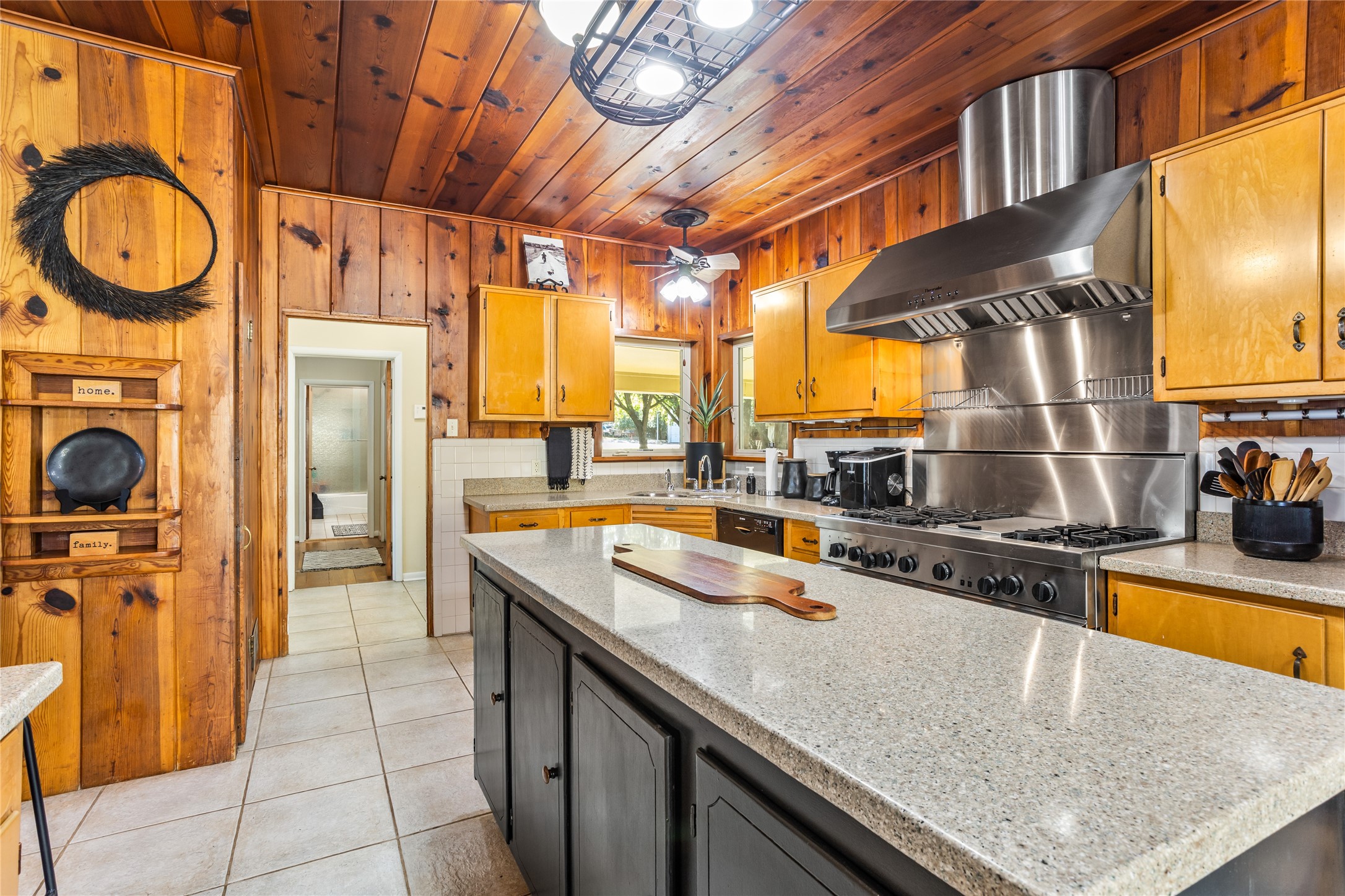 916 Kimbrough Road Azle TX 76020