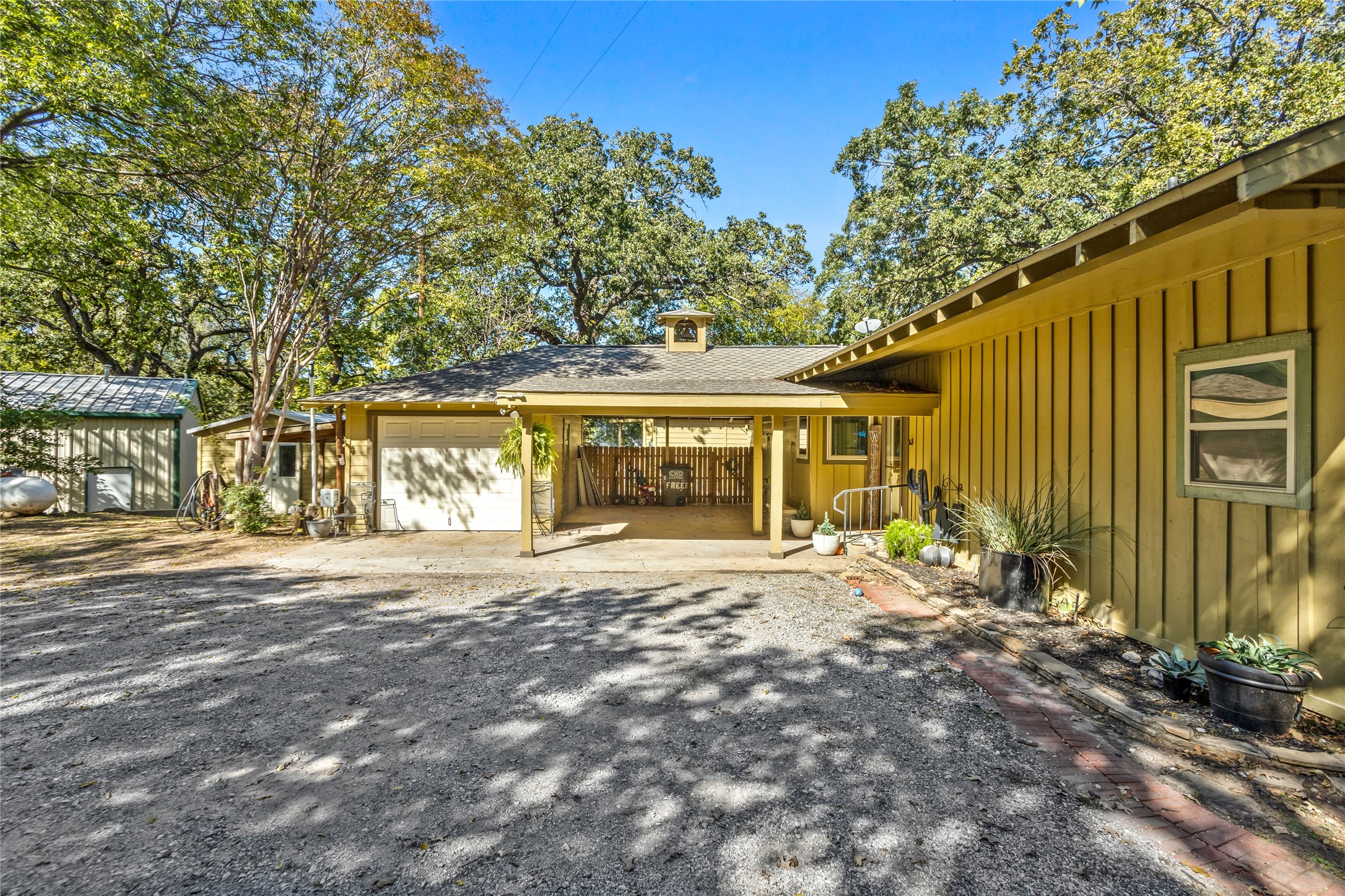 916 Kimbrough Road Azle TX 76020