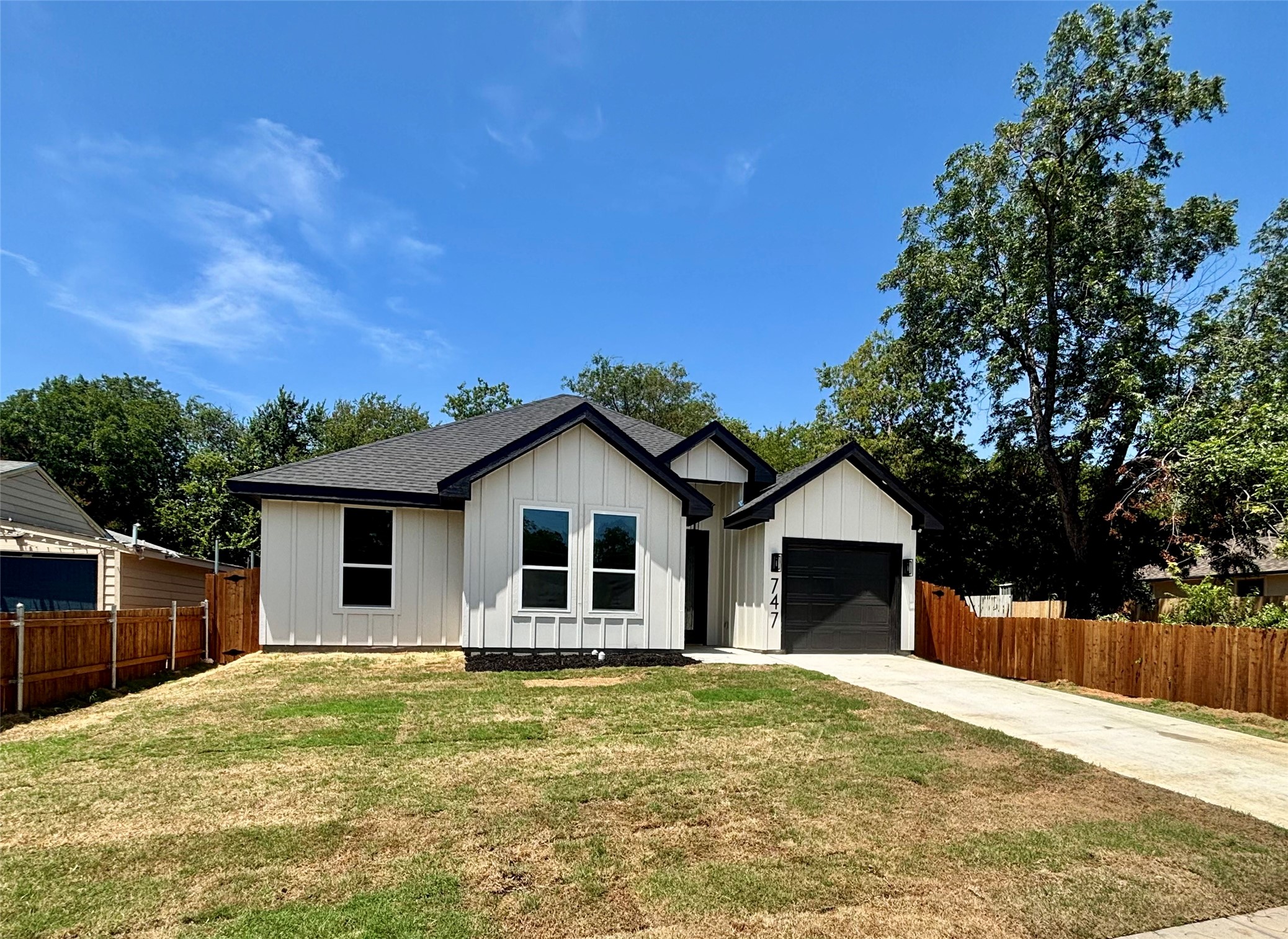 747 Helena Street Dallas TX 75217