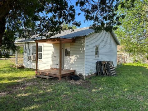 104 W Wilson Avenue Whitney TX 76692