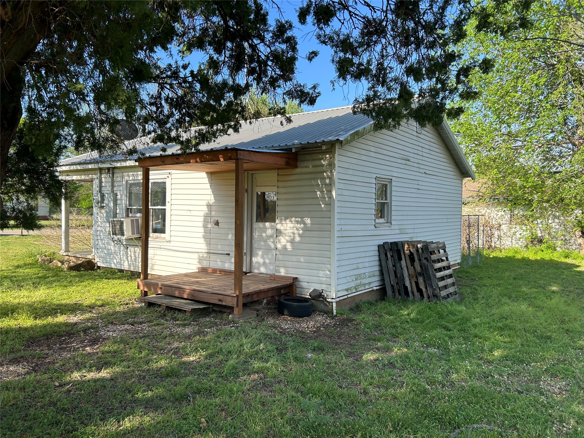 104 W Wilson Avenue Whitney TX 76692