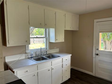104 W Wilson Avenue Whitney TX 76692