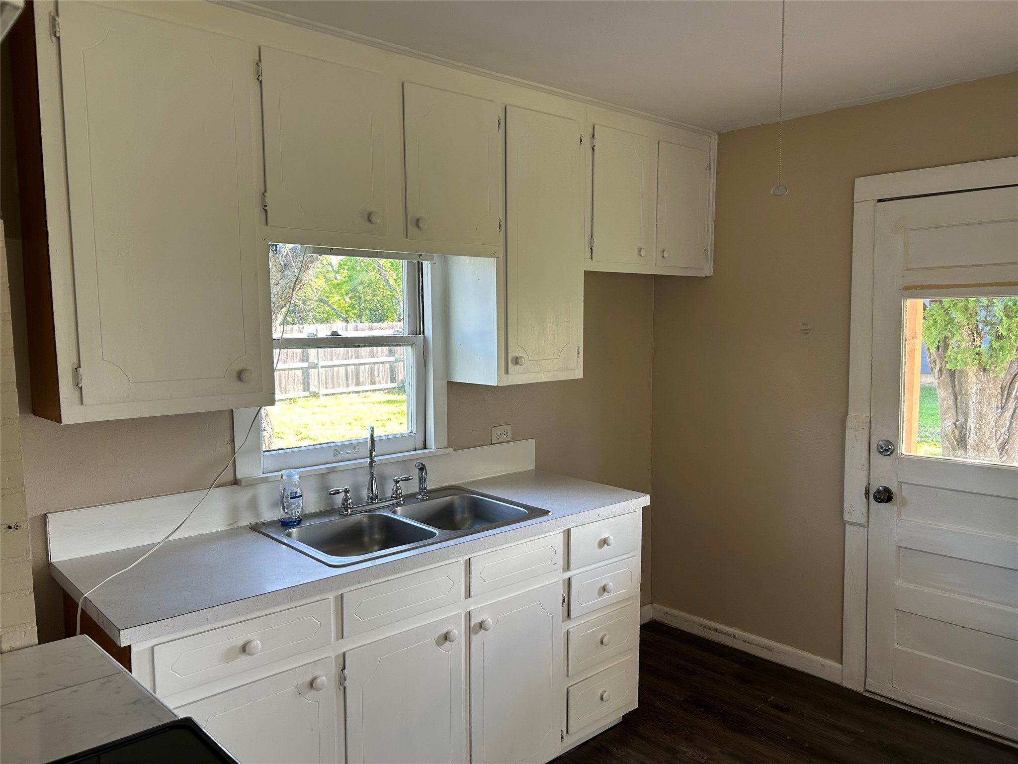 104 W Wilson Avenue Whitney TX 76692