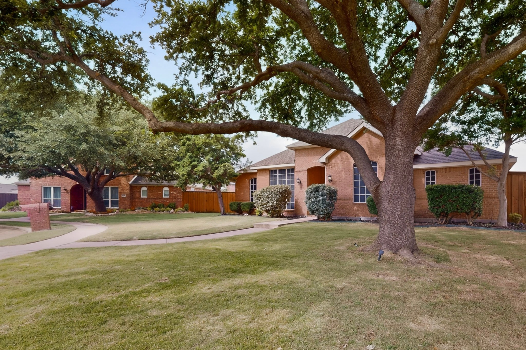 8406 Lexington Court Rowlett TX 75089